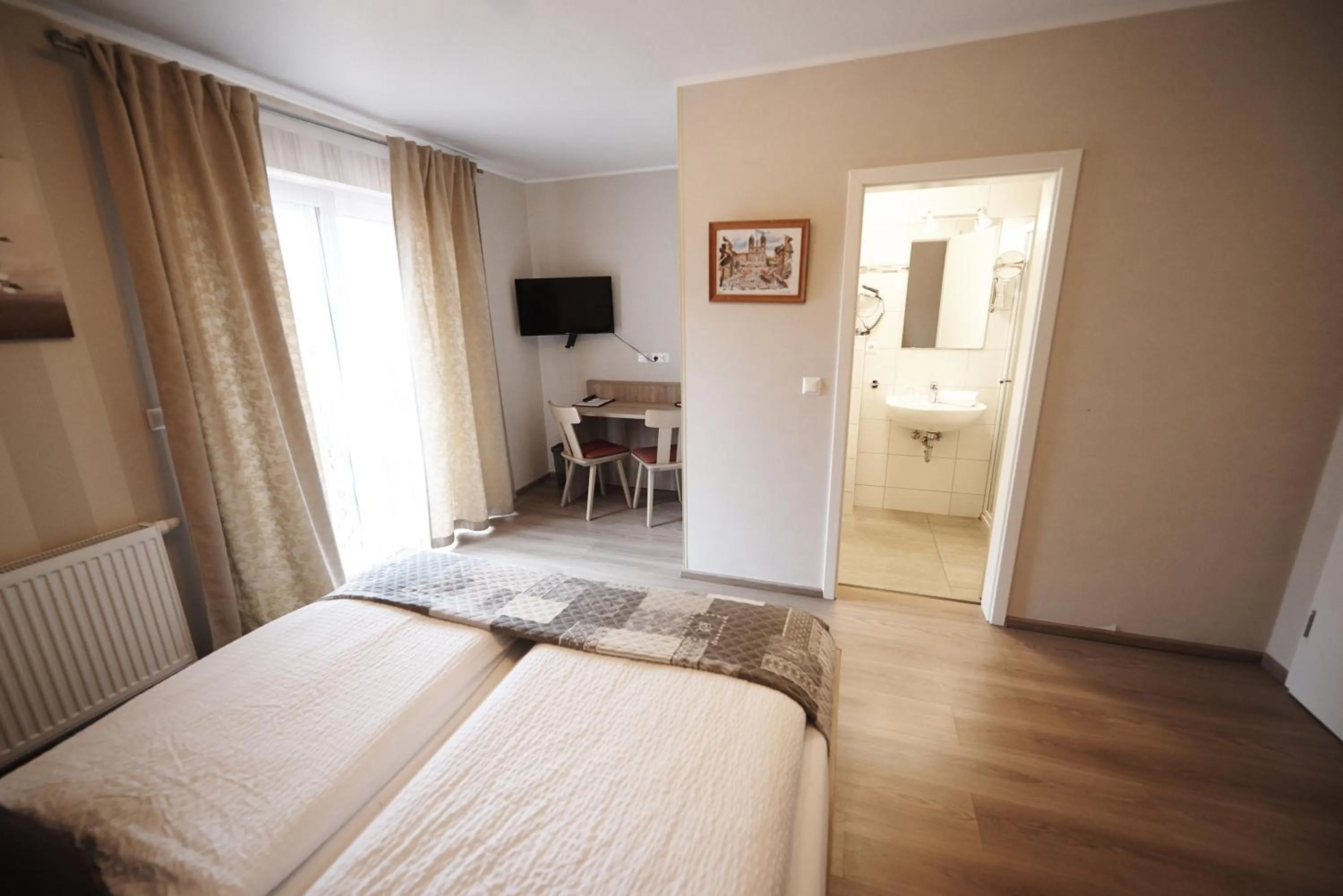 TV and multimedia, Bed in Hotel Wurster Kroog