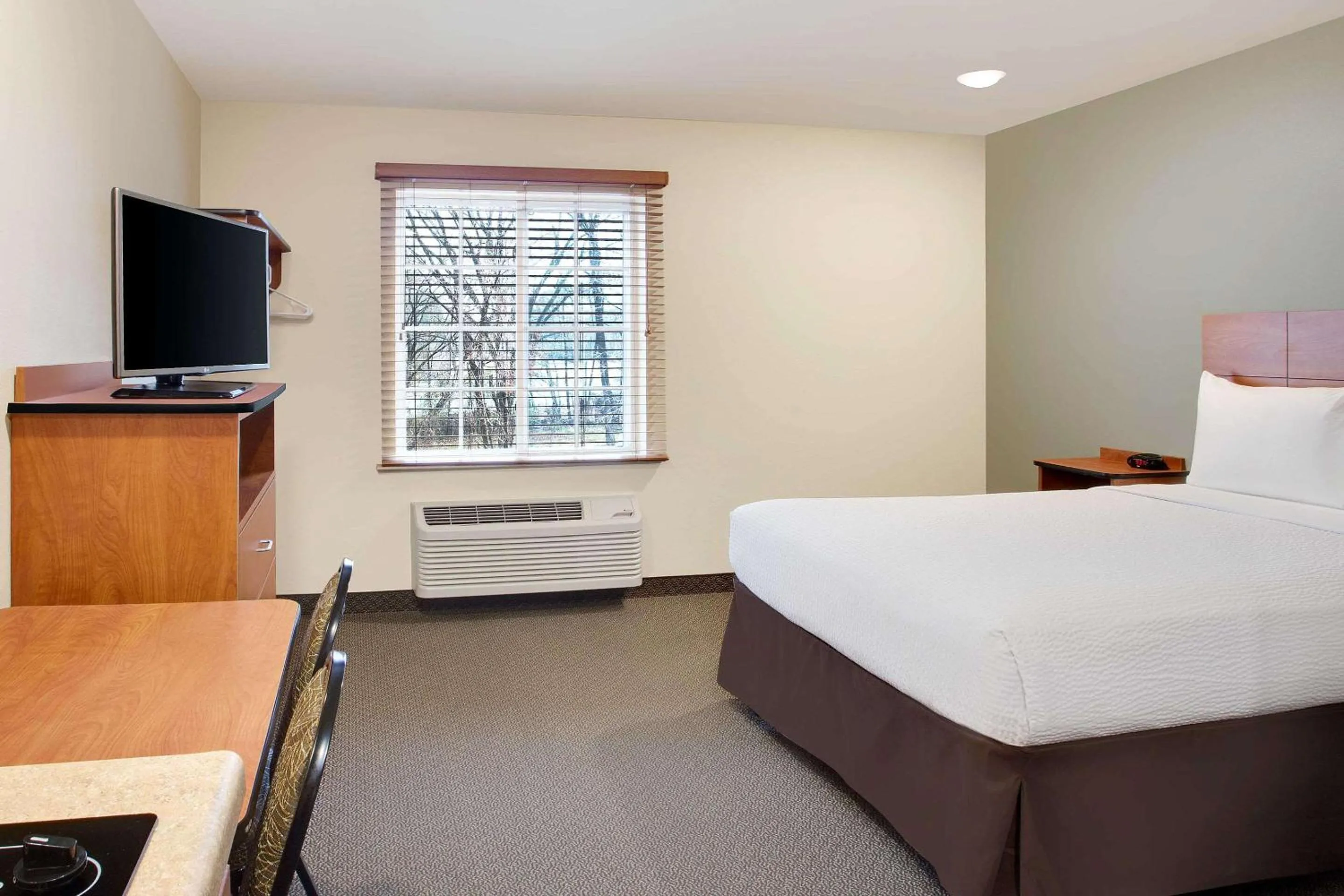 Photo of the whole room, Bed in WoodSpring Suites Virginia Beach