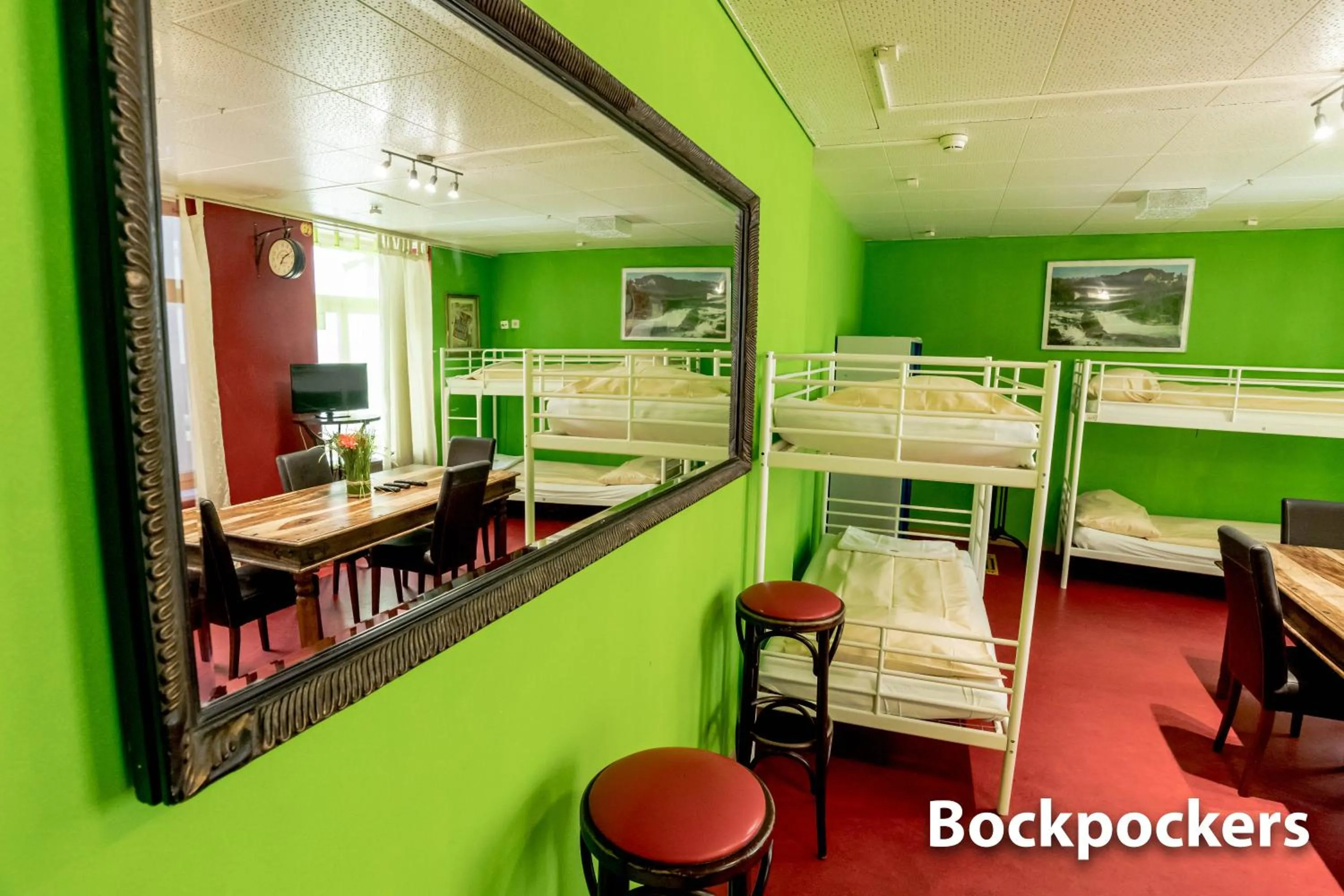 Bed in Hotel & Backpackers Zak Schaffhausen