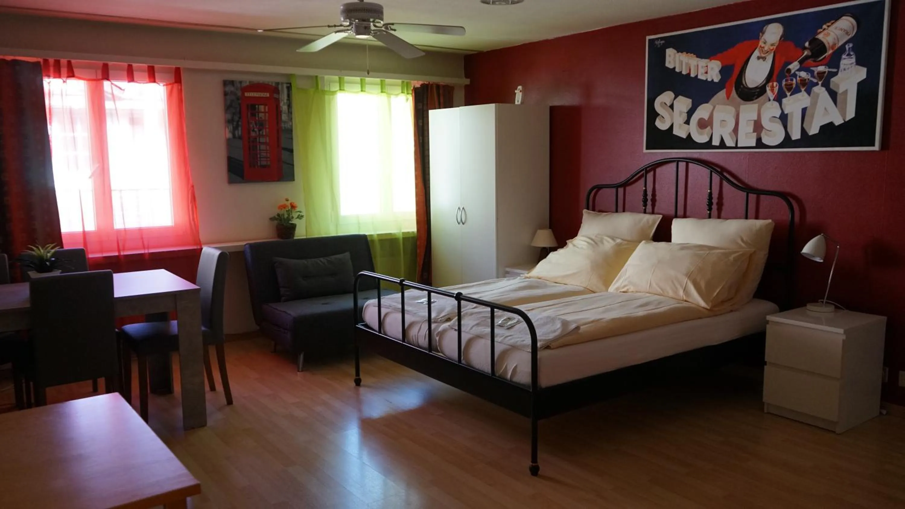 Bed in Hotel & Backpackers Zak Schaffhausen