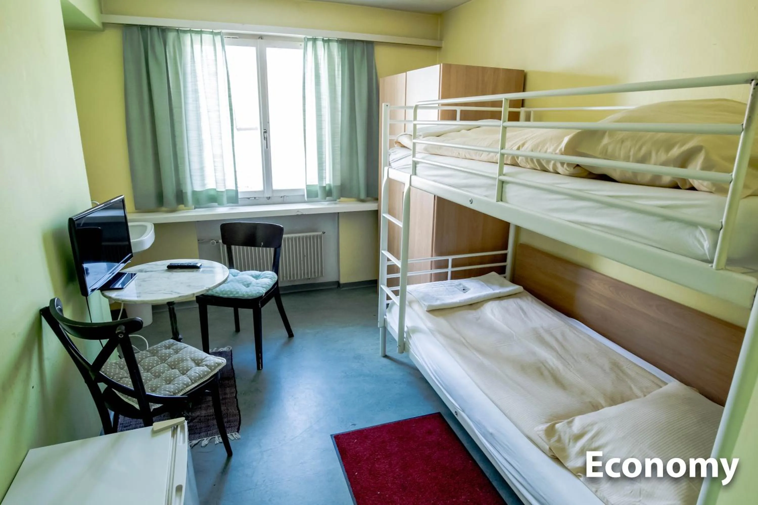 Bed in Hotel & Backpackers Zak Schaffhausen