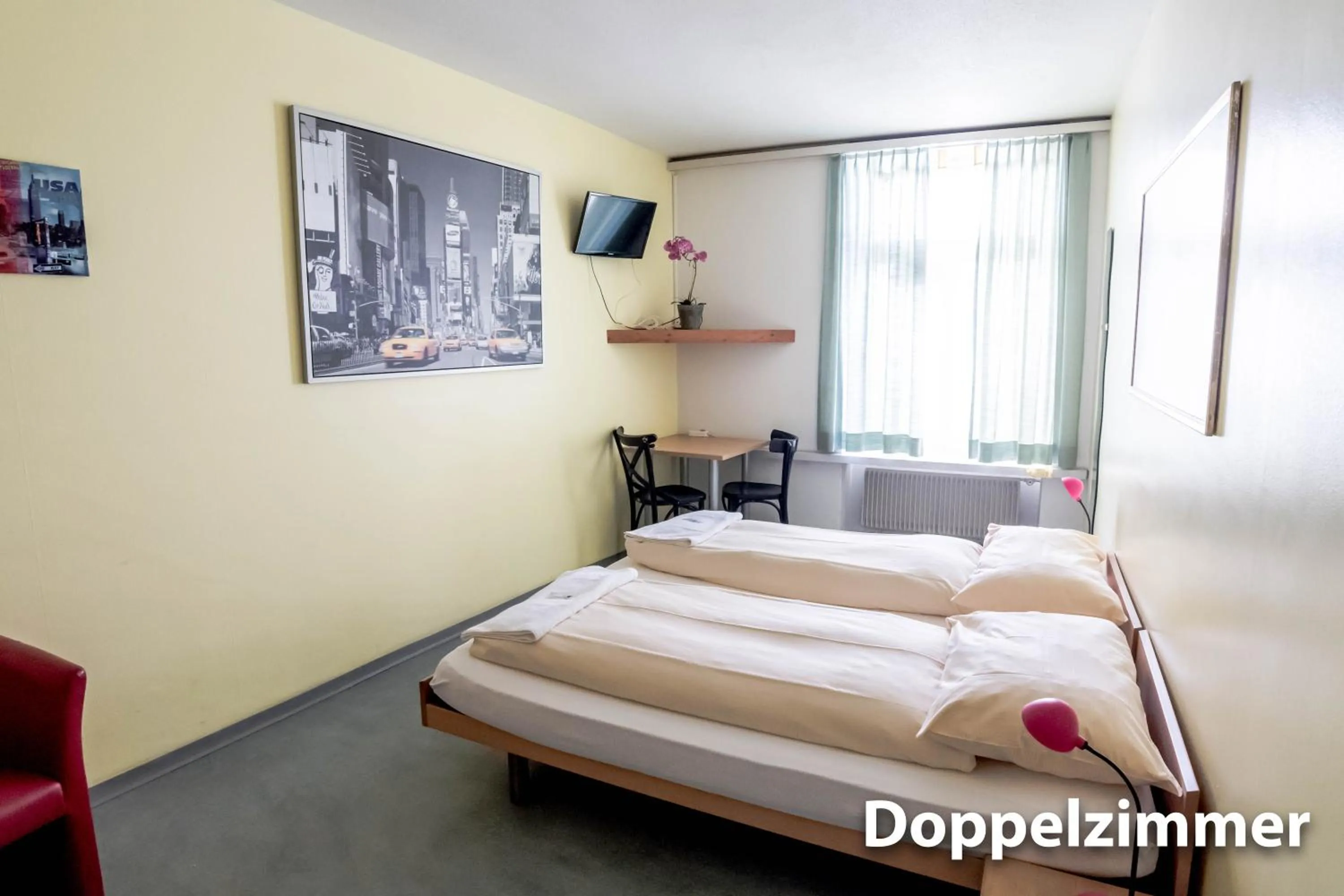 Bed in Hotel & Backpackers Zak Schaffhausen
