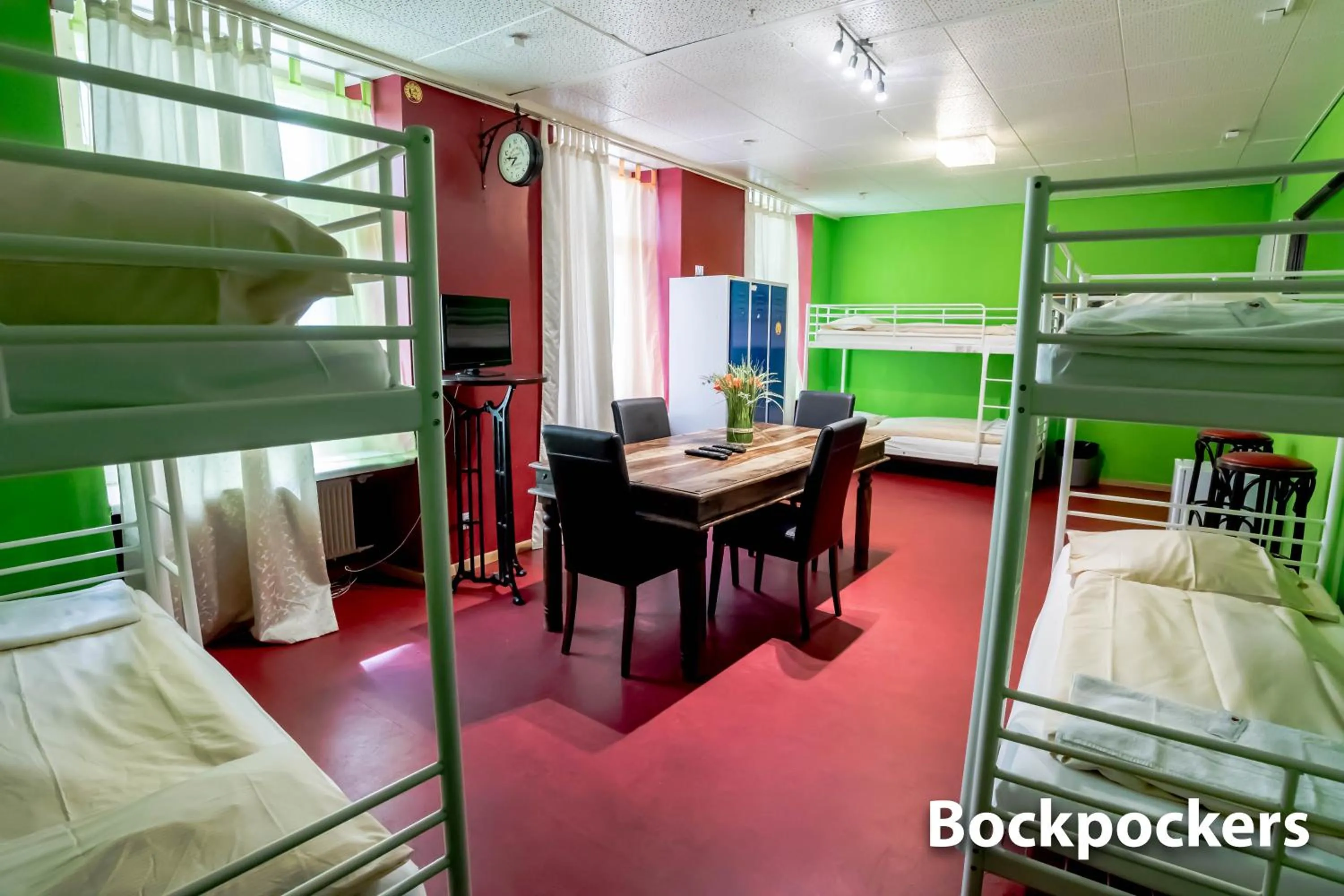 Bed in Hotel & Backpackers Zak Schaffhausen