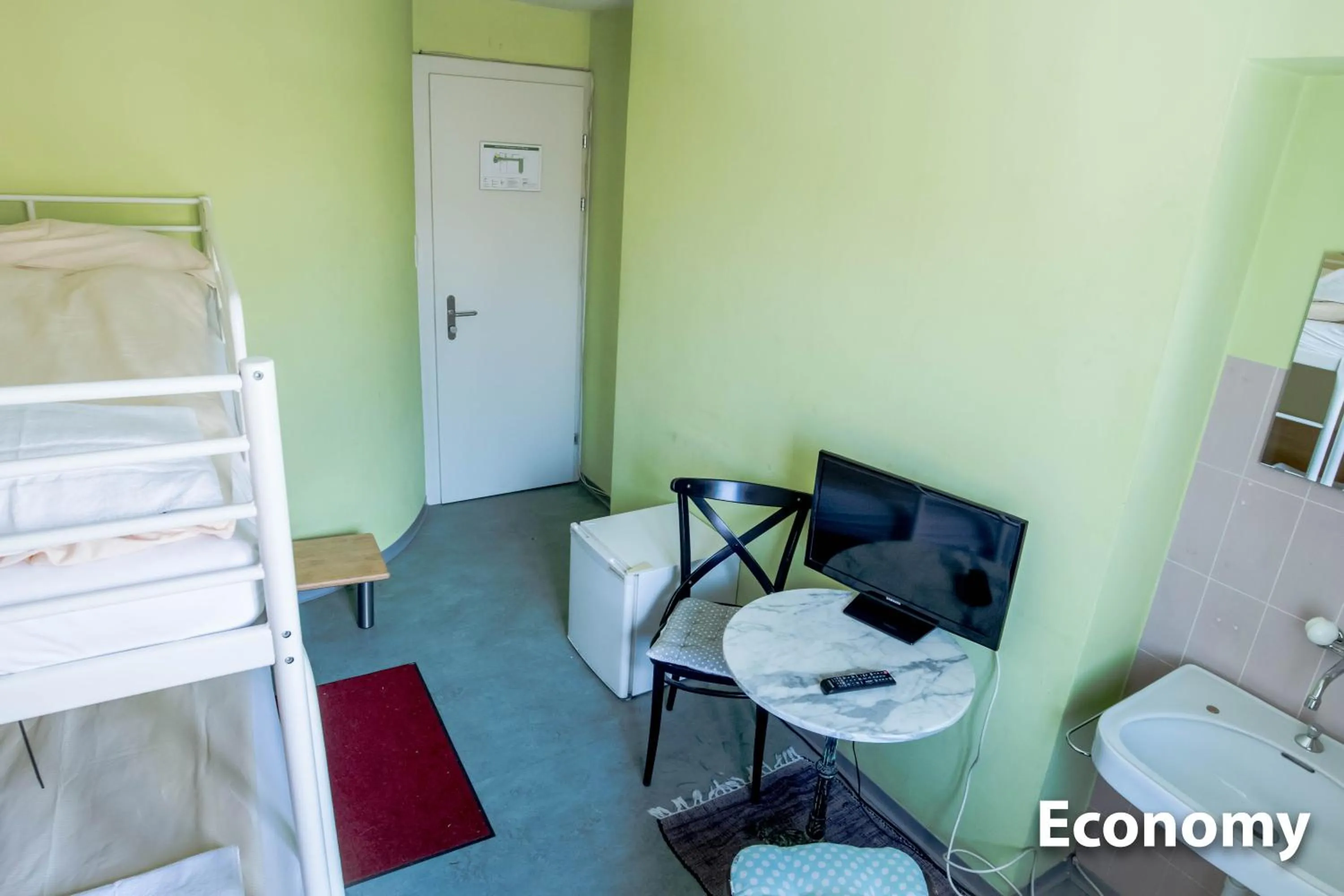 Bed in Hotel & Backpackers Zak Schaffhausen