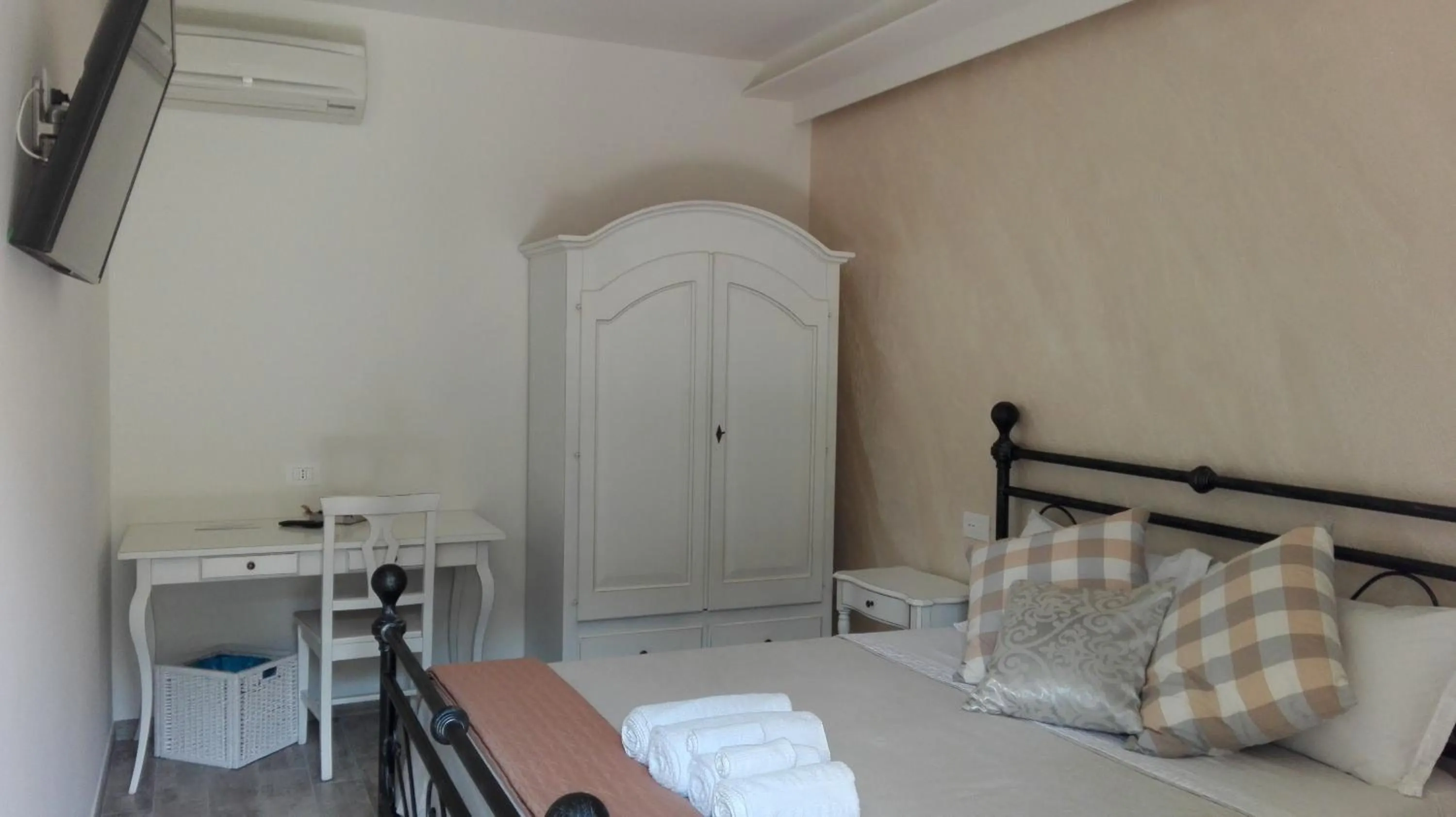 Photo of the whole room, Bed in B&B CasalFarano