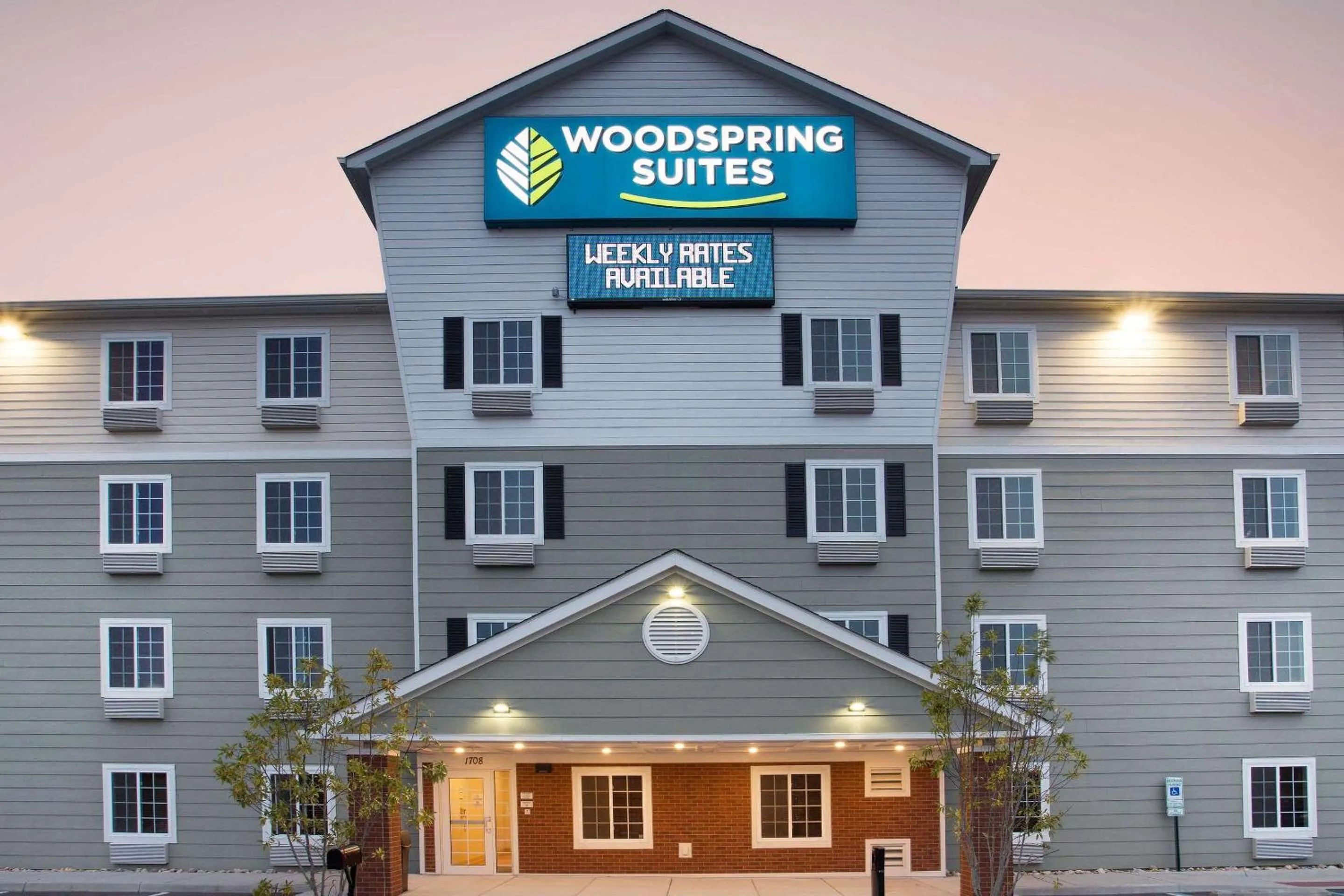 Property building in WoodSpring Suites Chesapeake-Norfolk Greenbrier