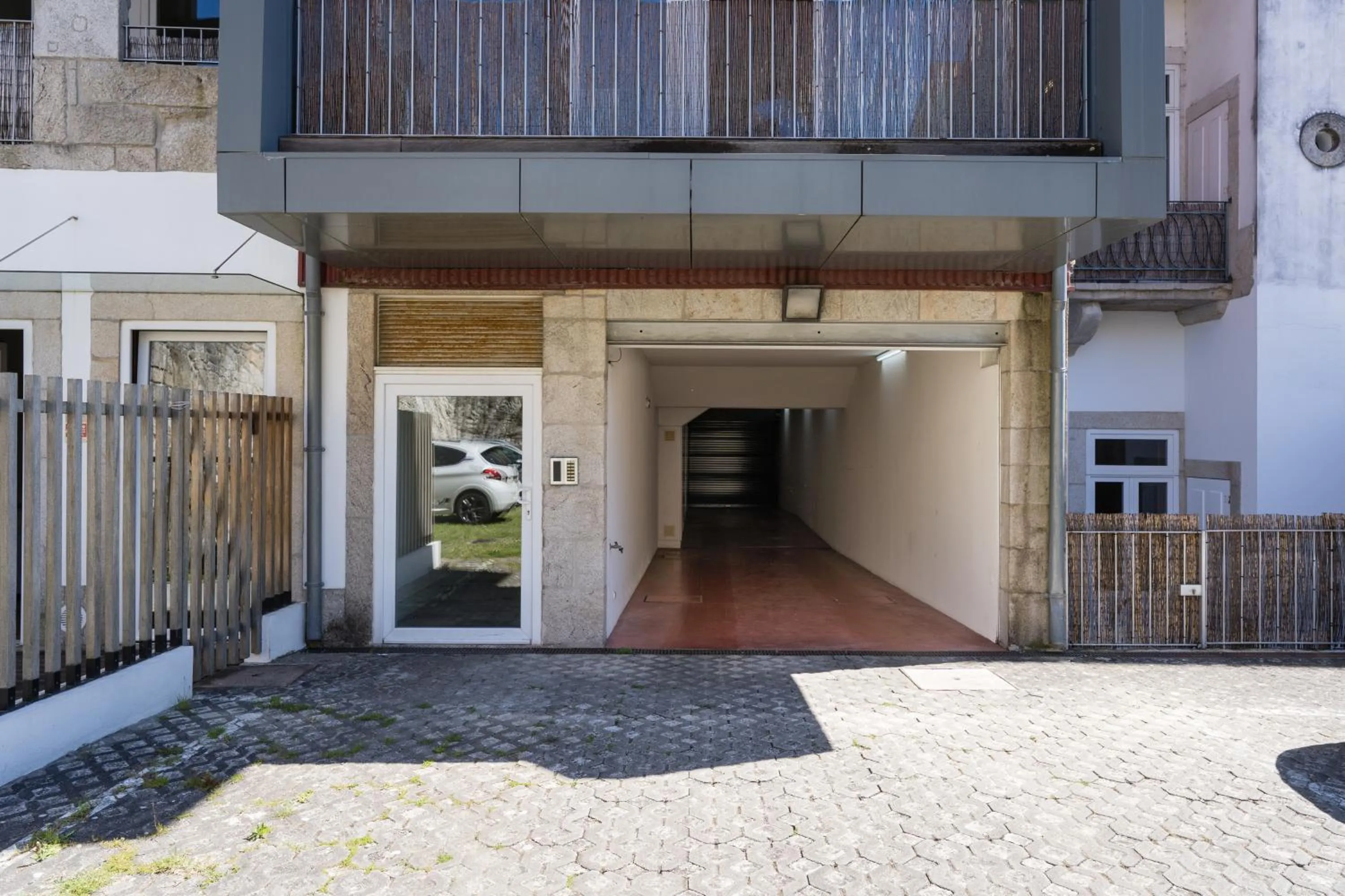 Parking in Feel Porto Antique Fontaínhas