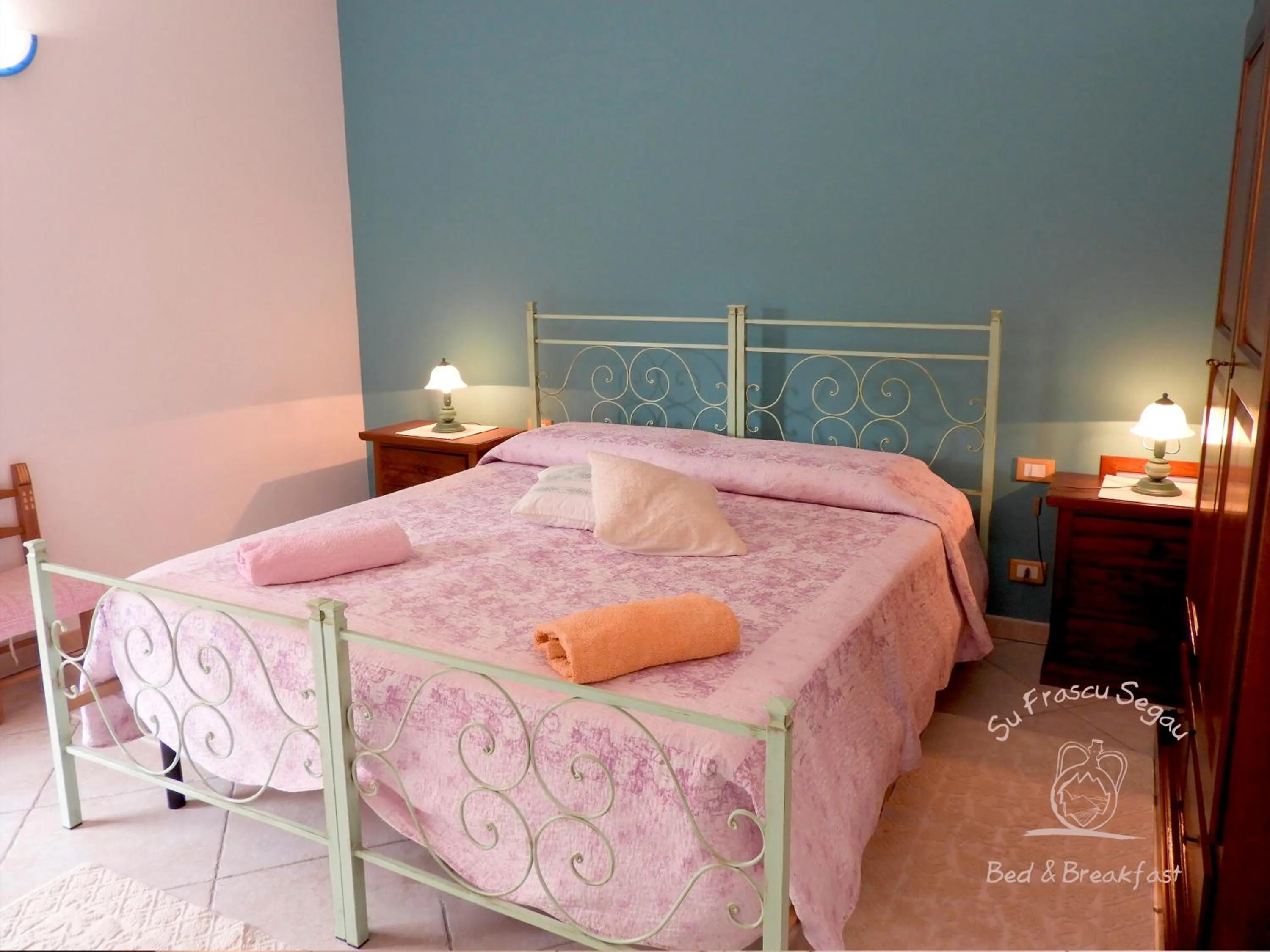 Double or Twin Room with Garden View in B&B Su Frascu Segau