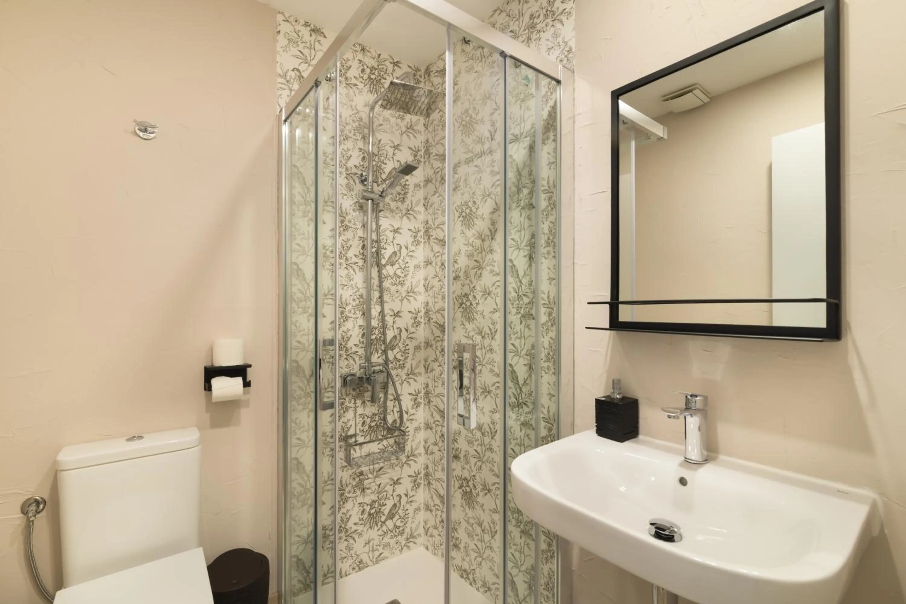 Bathroom in Hostal Art Madrid