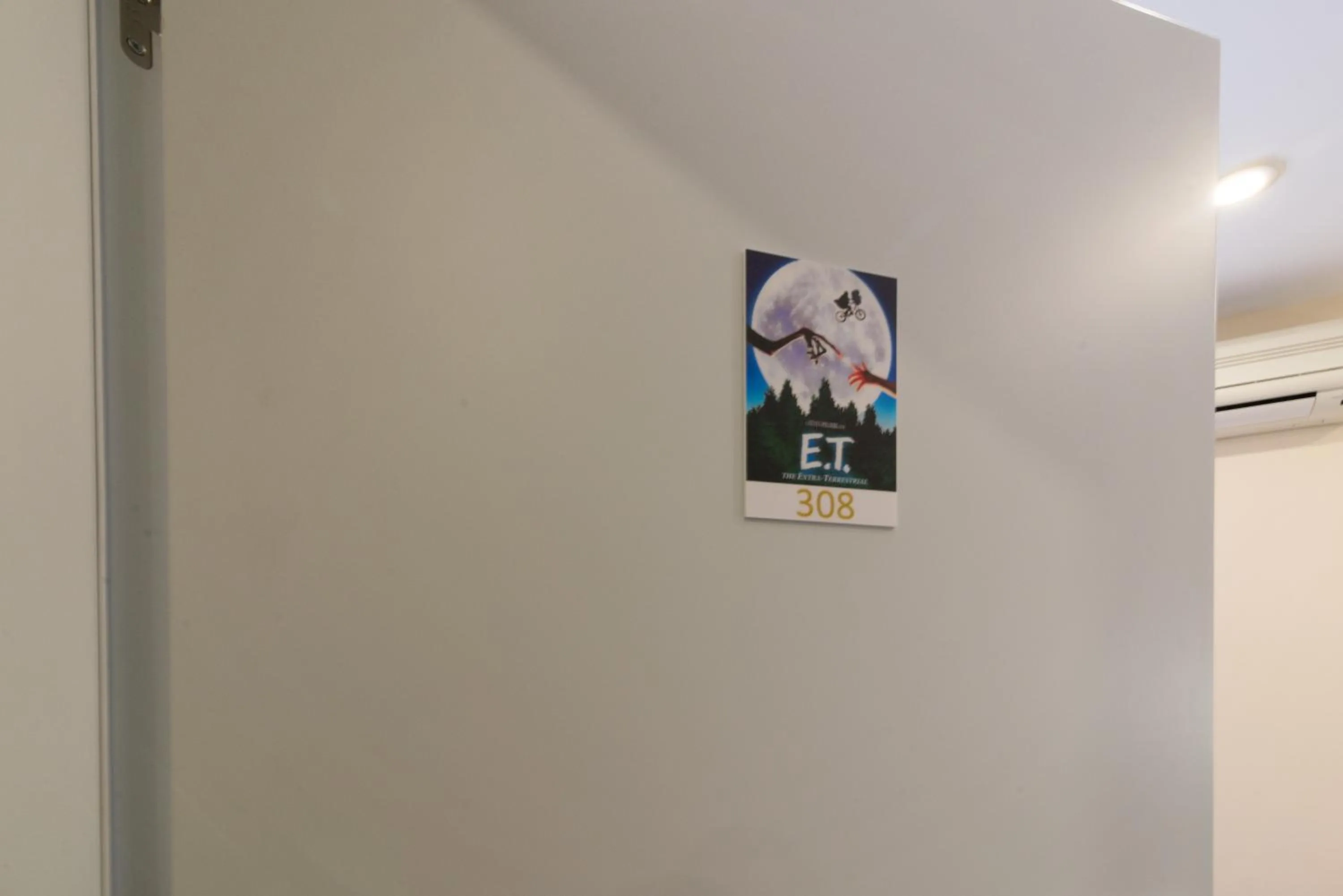 Photo of the whole room in Hostal Art Madrid