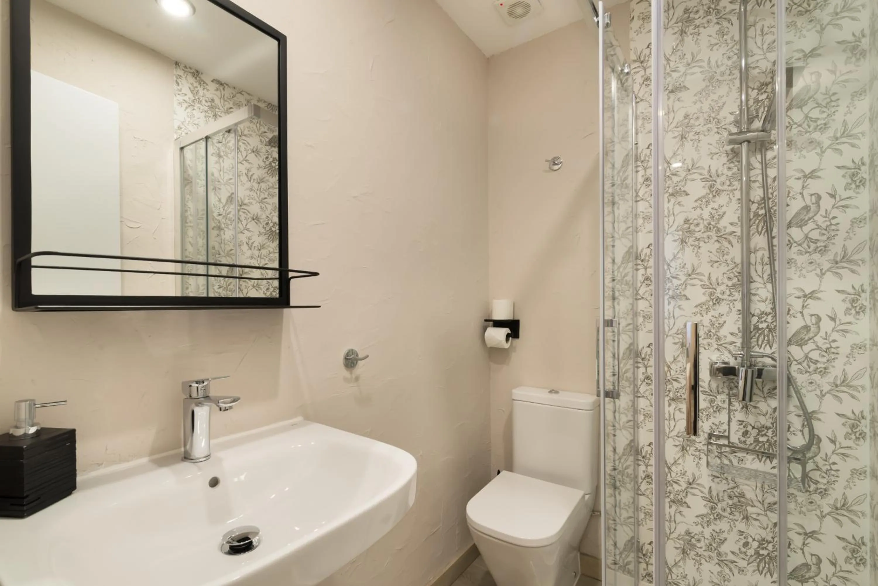 Toilet in Hostal Art Madrid