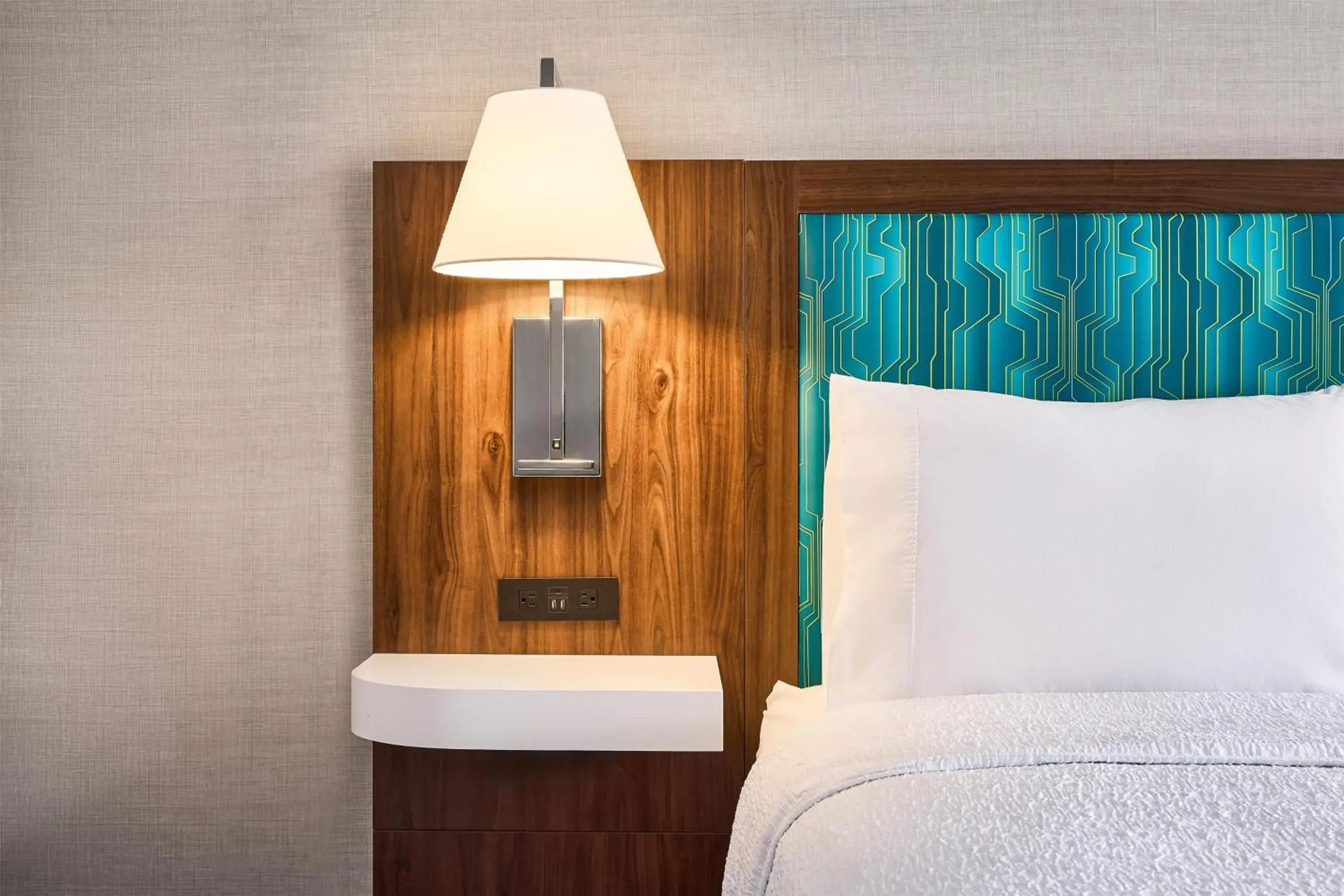 Bedroom, Bed in Hampton Inn Colby Bedroom, Bed in Hampton Inn Colby