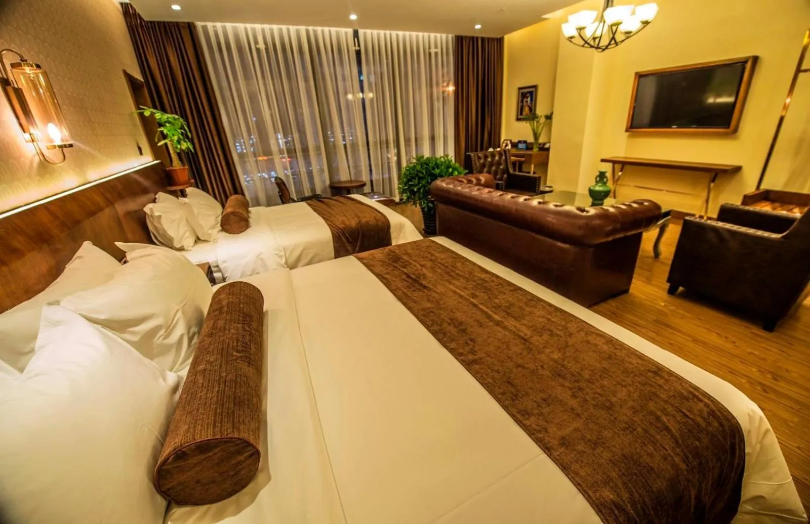 Bed in James Joyce Beijing Songjiazhuang Metro Station