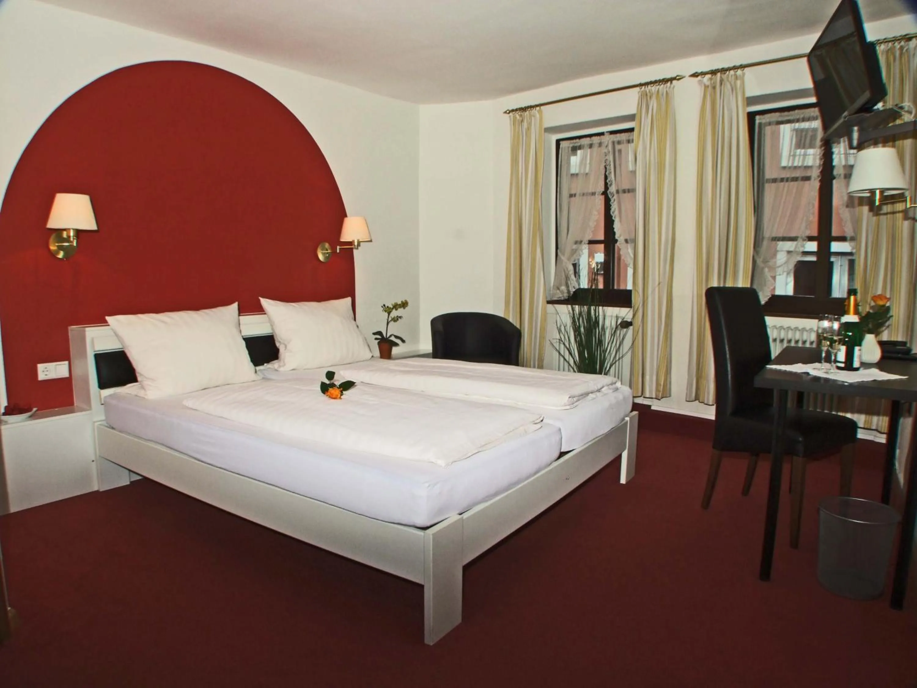Photo of the whole room, Bed in Hotel Beller