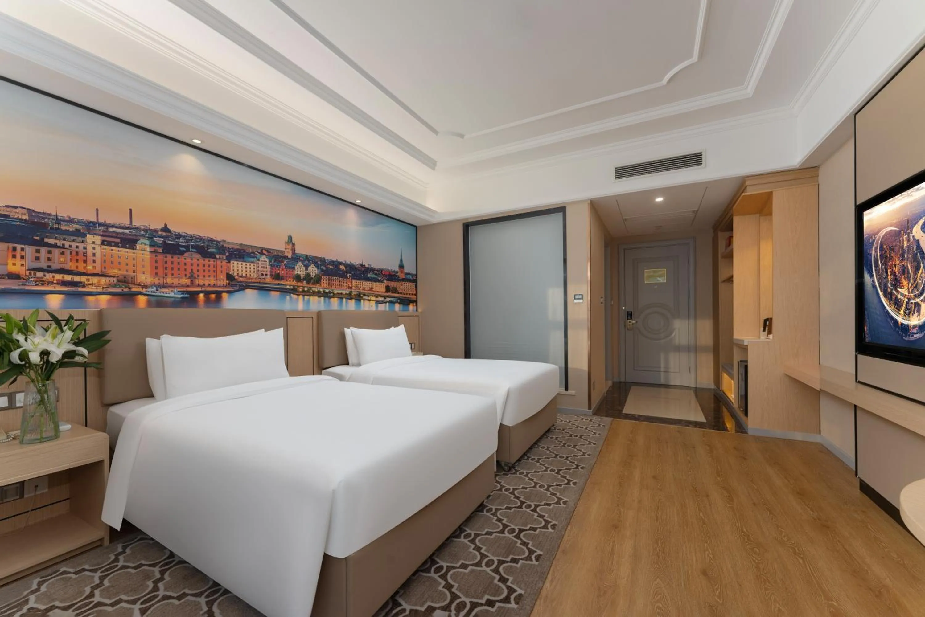 Bed in 维也纳国际酒店上海浦东机场东方枢纽店-提供浦东机场迪士尼免费穿梭巴士