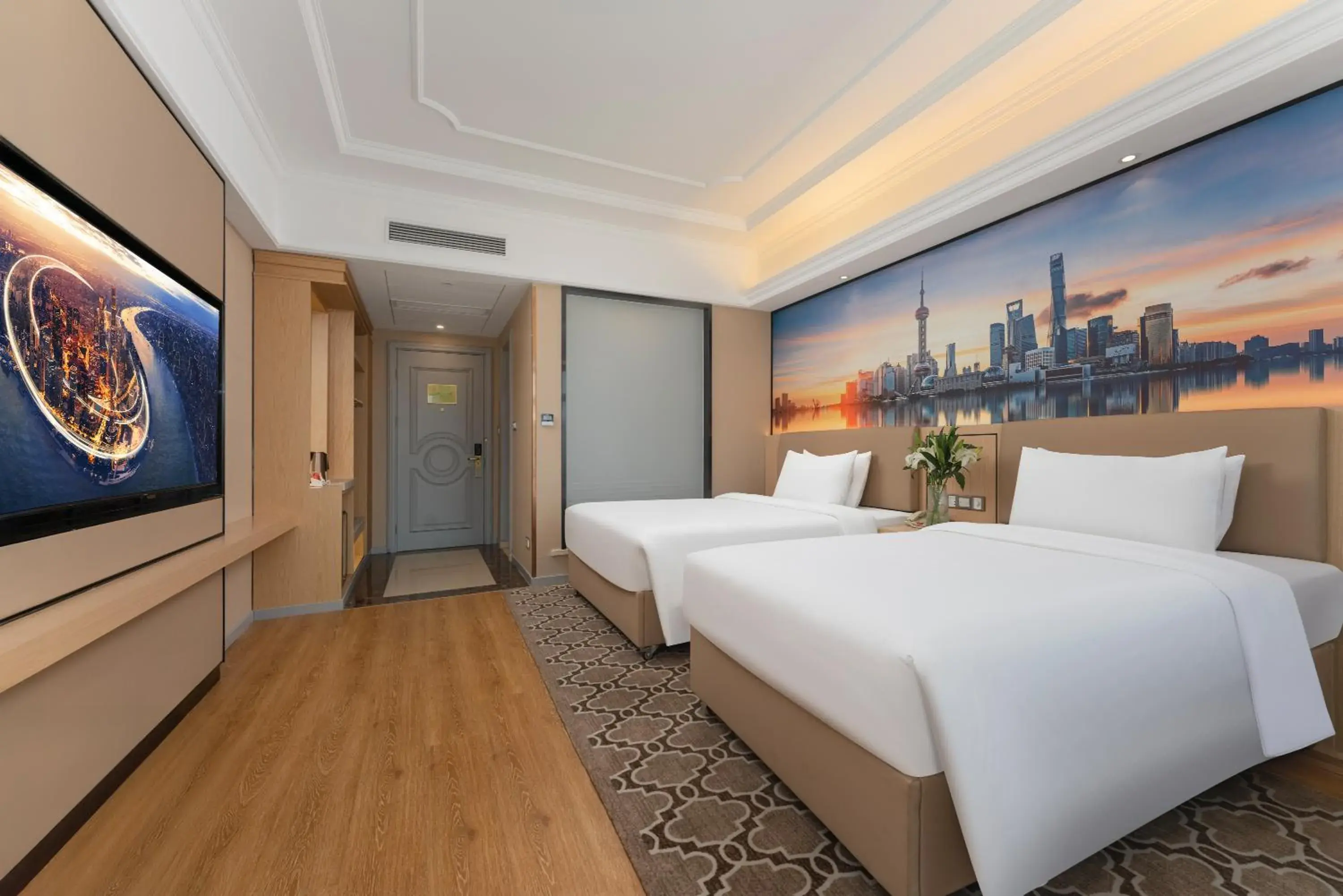 Bed in Vienna International Hotel - Shanghai Pudong Airport Free Trade Zone - Free shuttle bus to PVG airport and Disney Land Bed in Vienna International Hotel - Shanghai Pudong Airport Free Trade Zone - Free shuttle bus to PVG airport and Disney Land