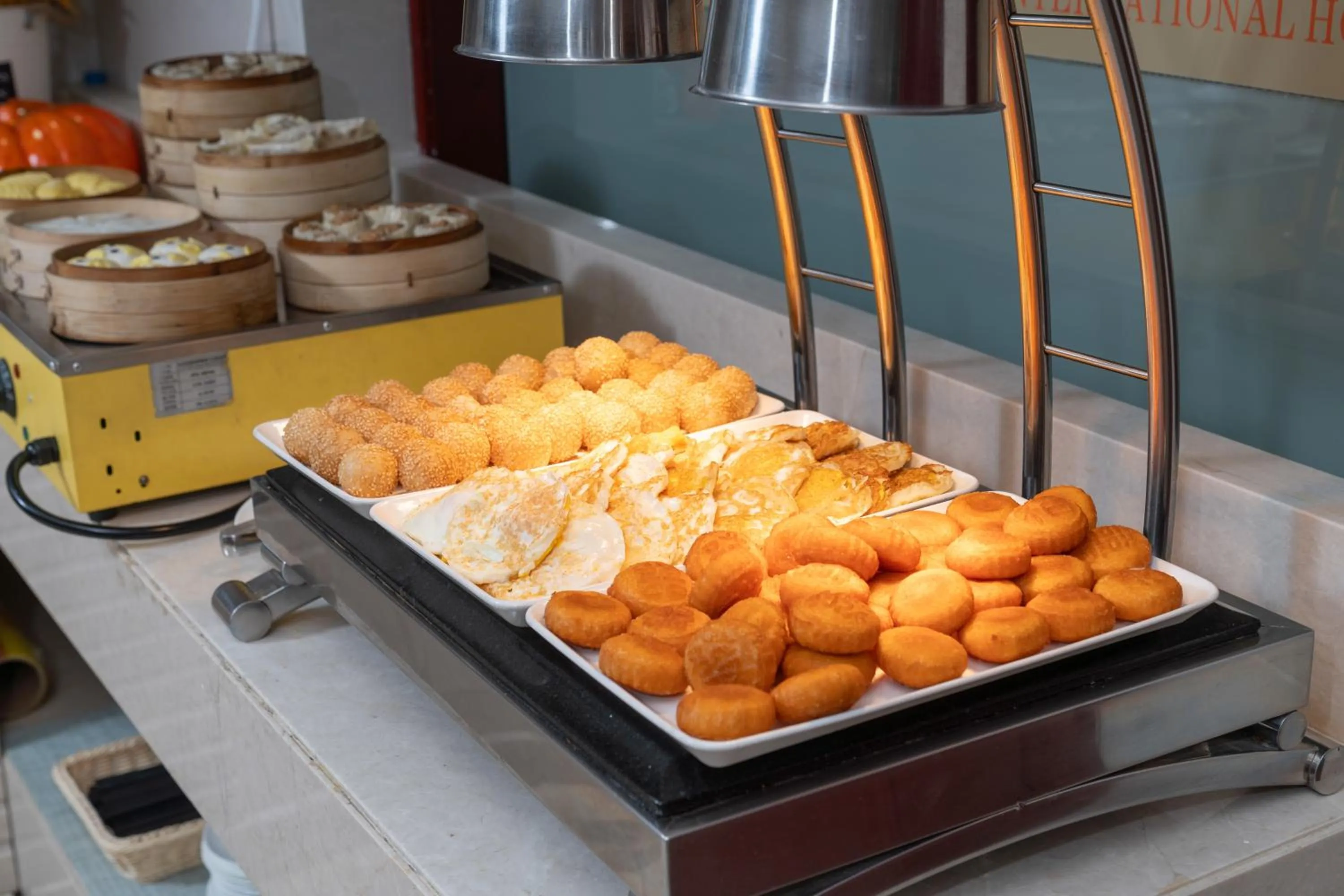 Food in 维也纳国际酒店上海浦东机场东方枢纽店-提供浦东机场迪士尼免费穿梭巴士