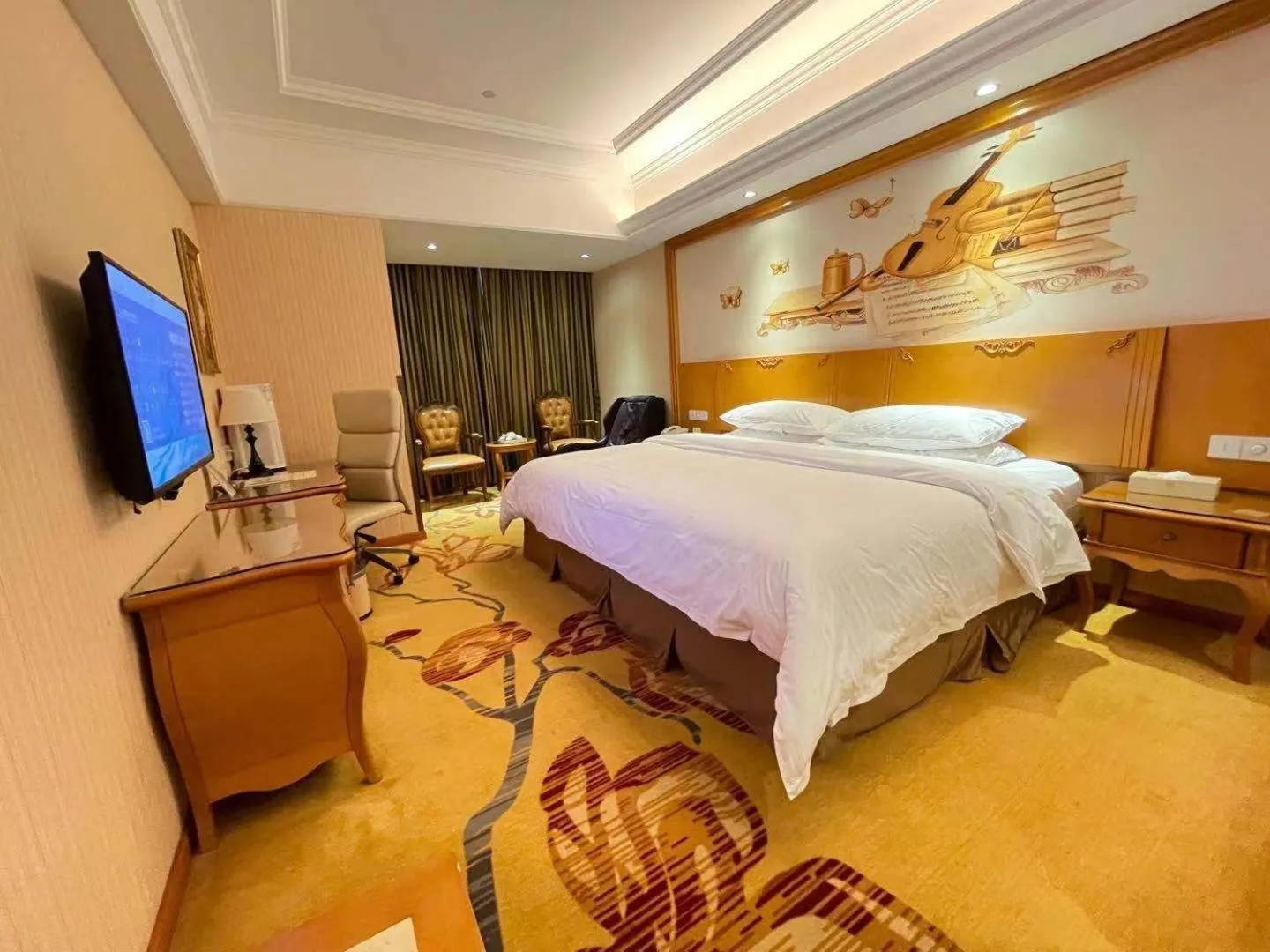 Bed in Vienna Hotel Shanghai Meilan Lake Metro Station