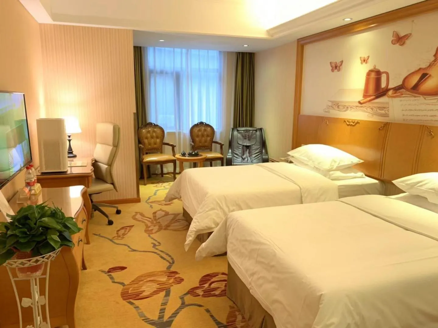 Bed in Vienna Hotel Shanghai Meilan Lake Metro Station