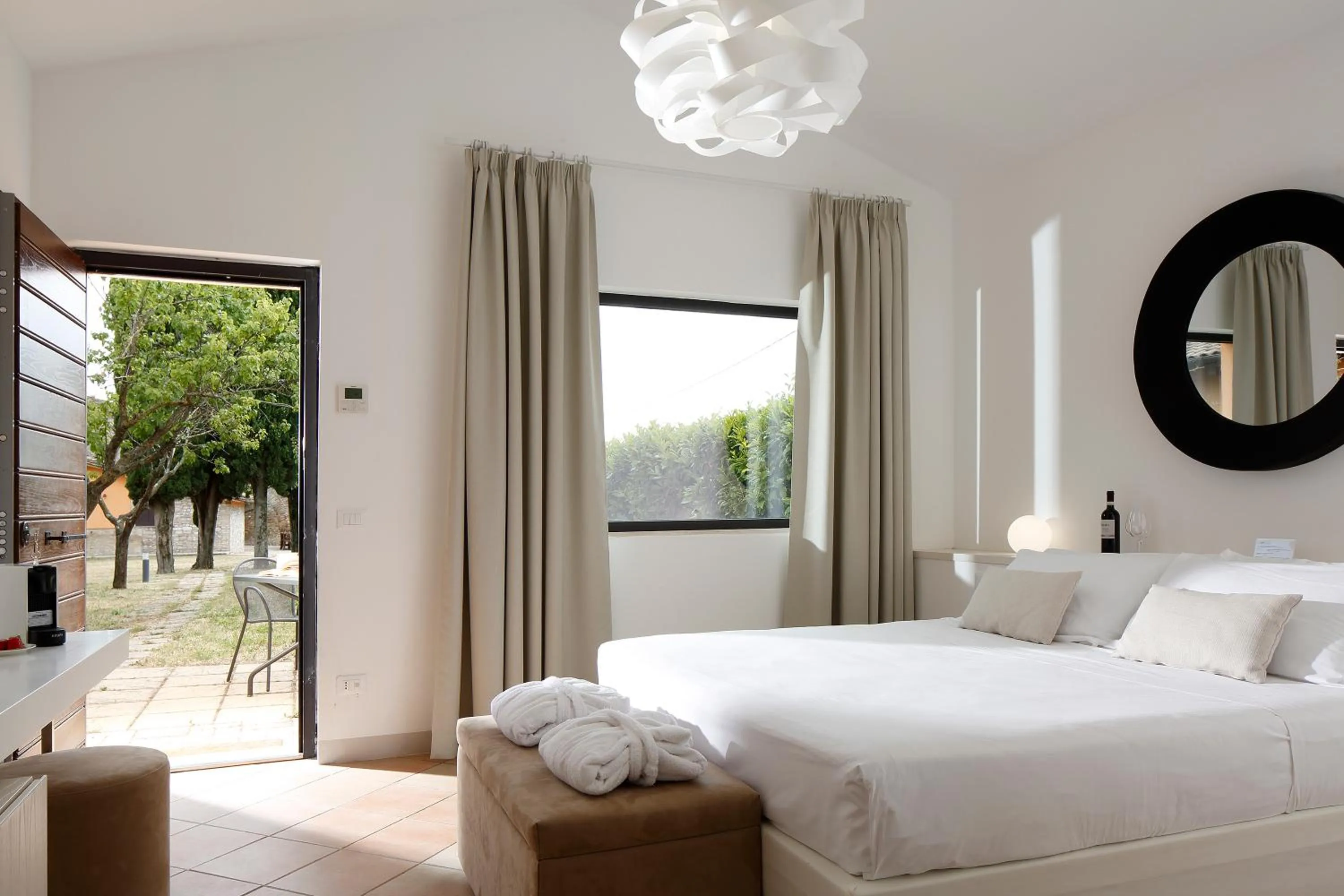 Photo of the whole room, Bed in Giotto Country House & Spa