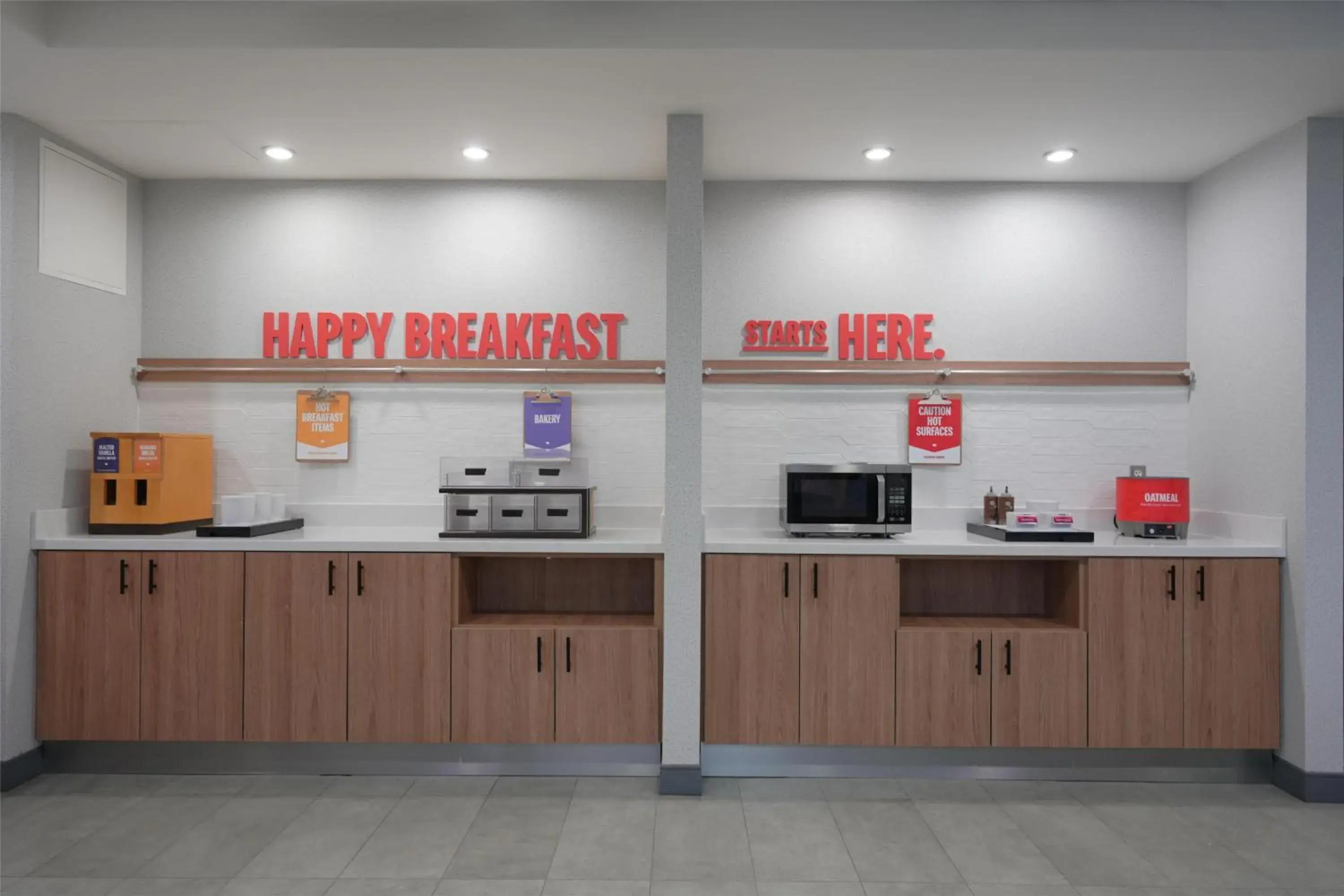 Breakfast in Hampton Inn & Suites Tulsa/Tulsa Hills Breakfast in Hampton Inn & Suites Tulsa/Tulsa Hills