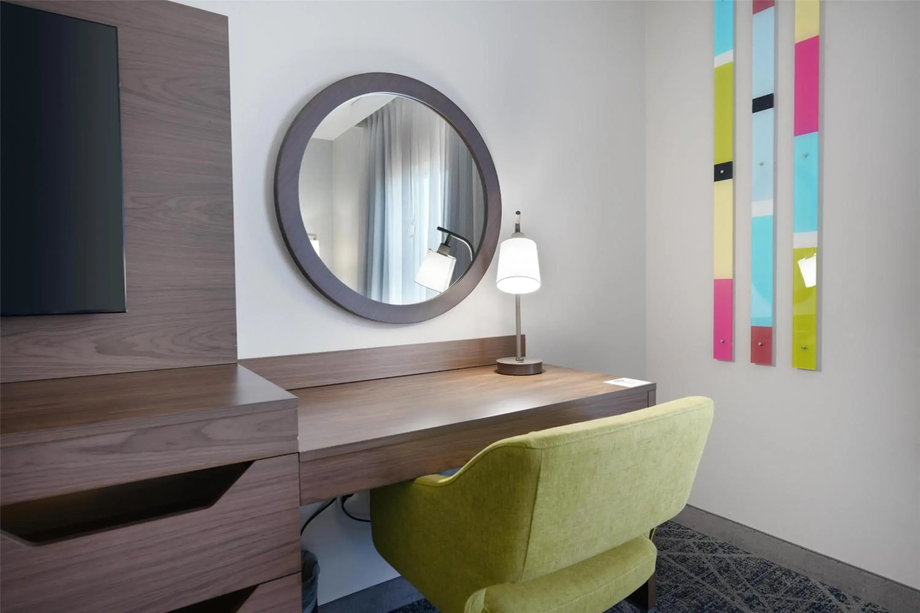 King Room with Accessible Tub - Mobility and Hearing Access/Non-Smoking in Hampton Inn & Suites Tulsa/Tulsa Hills King Room with Accessible Tub - Mobility and Hearing Access/Non-Smoking in Hampton Inn & Suites Tulsa/Tulsa Hills