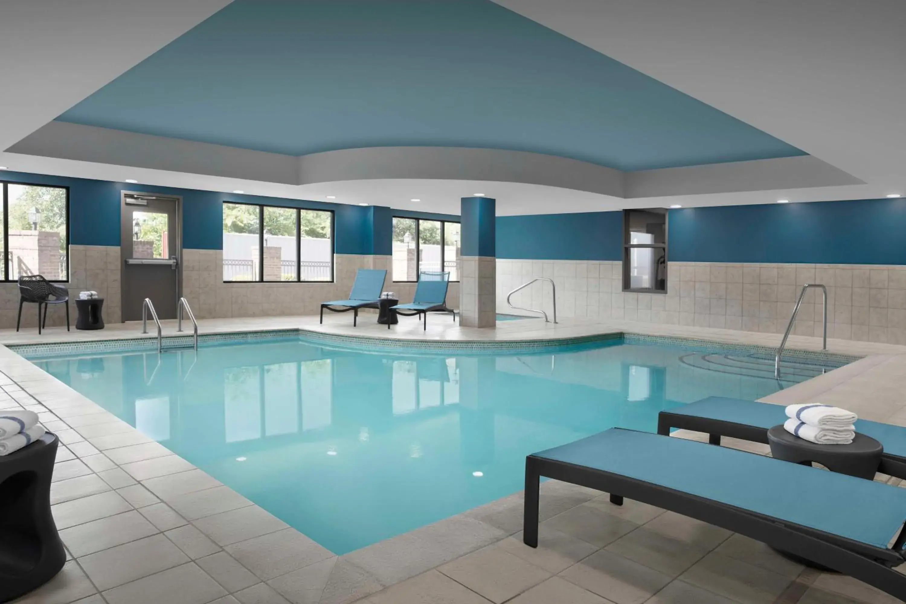 Pool view in Hampton Inn Dandridge Pool view in Hampton Inn Dandridge