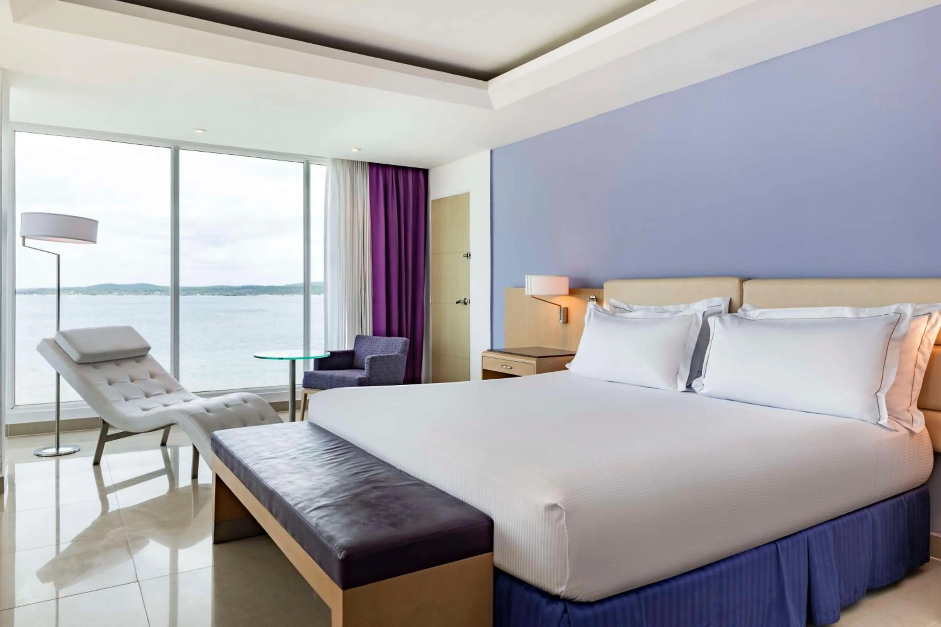 Bed in Hilton Cartagena