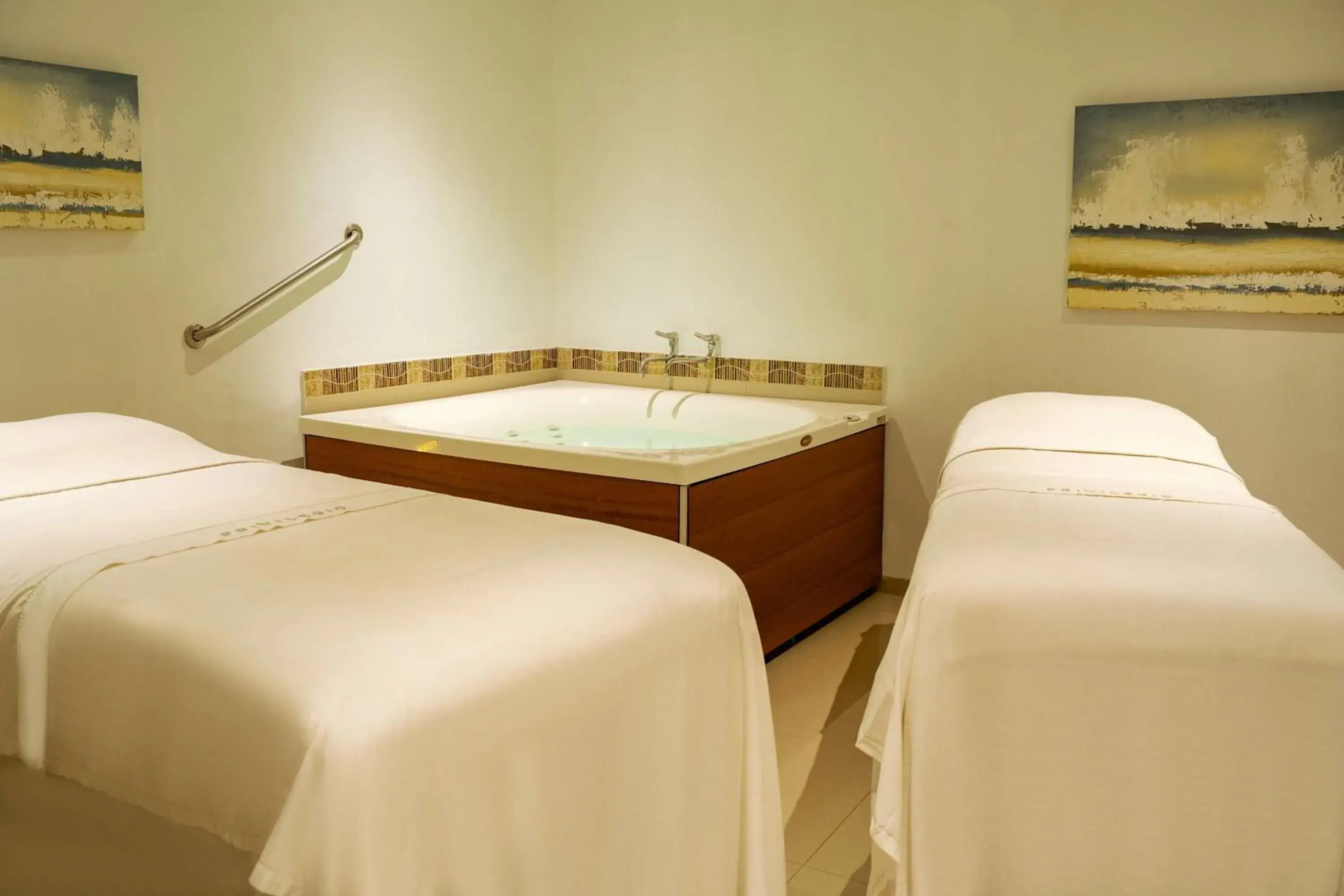Spa and wellness centre/facilities, Bed in Hilton Cartagena Spa and wellness centre/facilities, Bed in Hilton Cartagena
