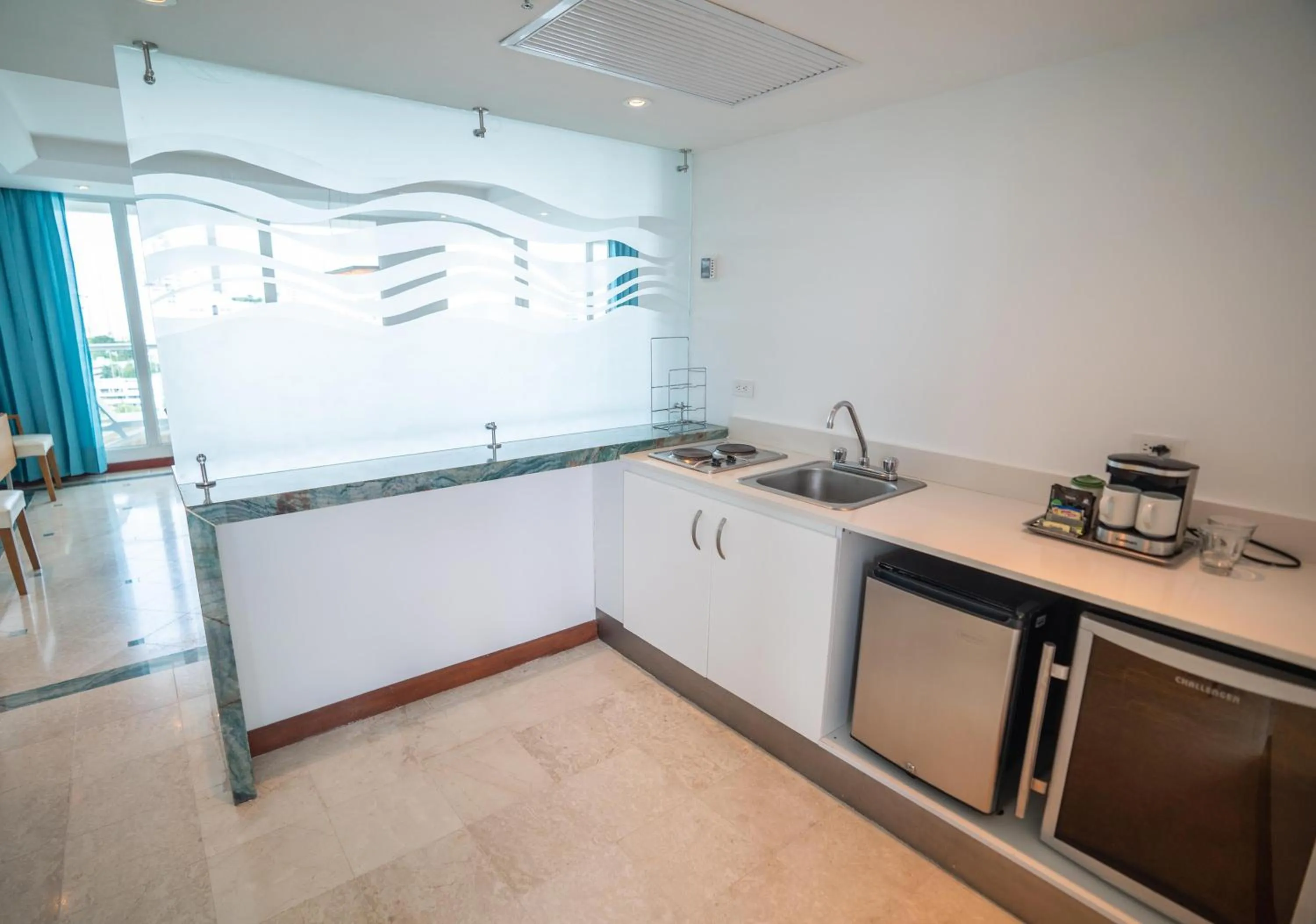 Kitchen or kitchenette in Hilton Cartagena