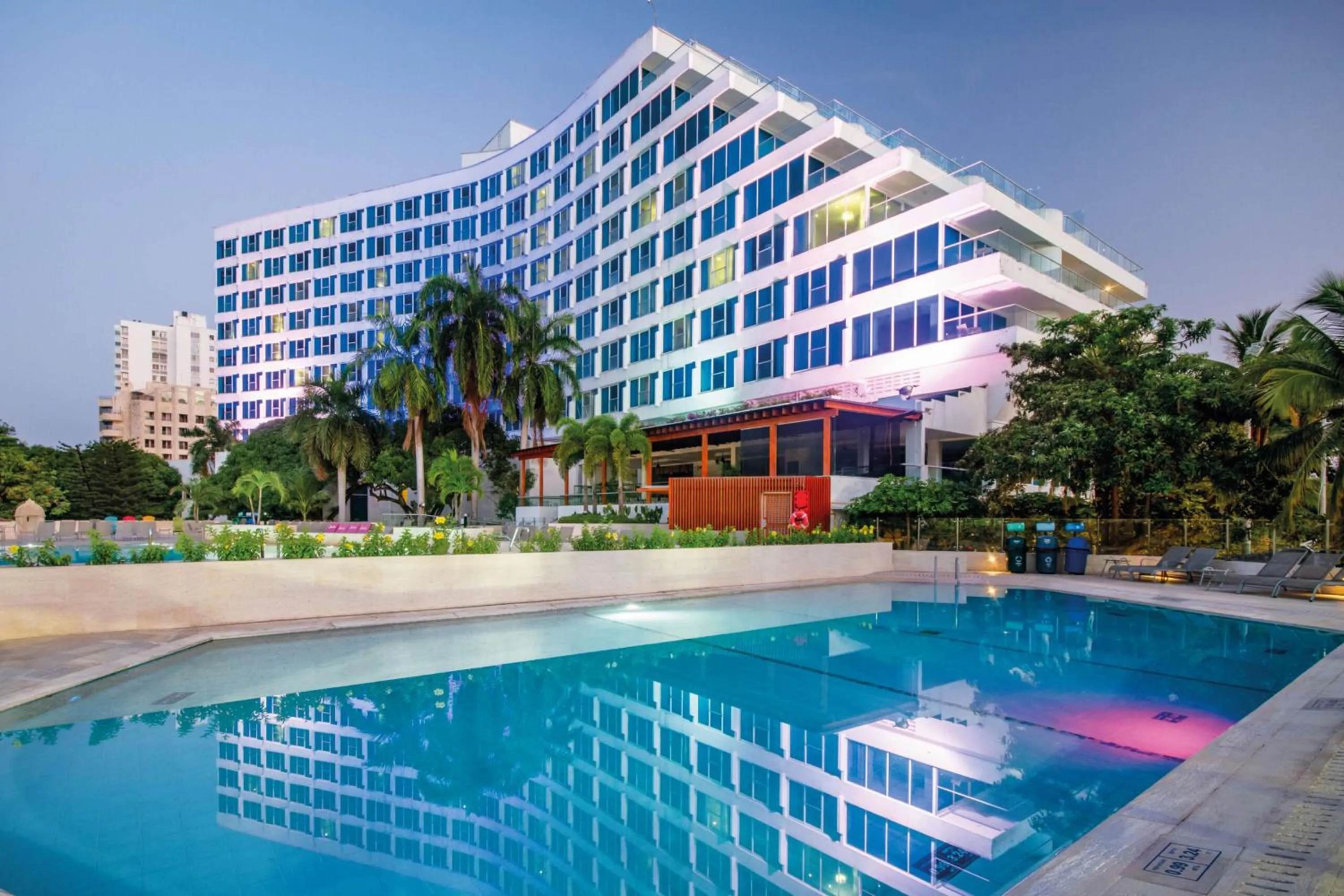 Property building in Hilton Cartagena