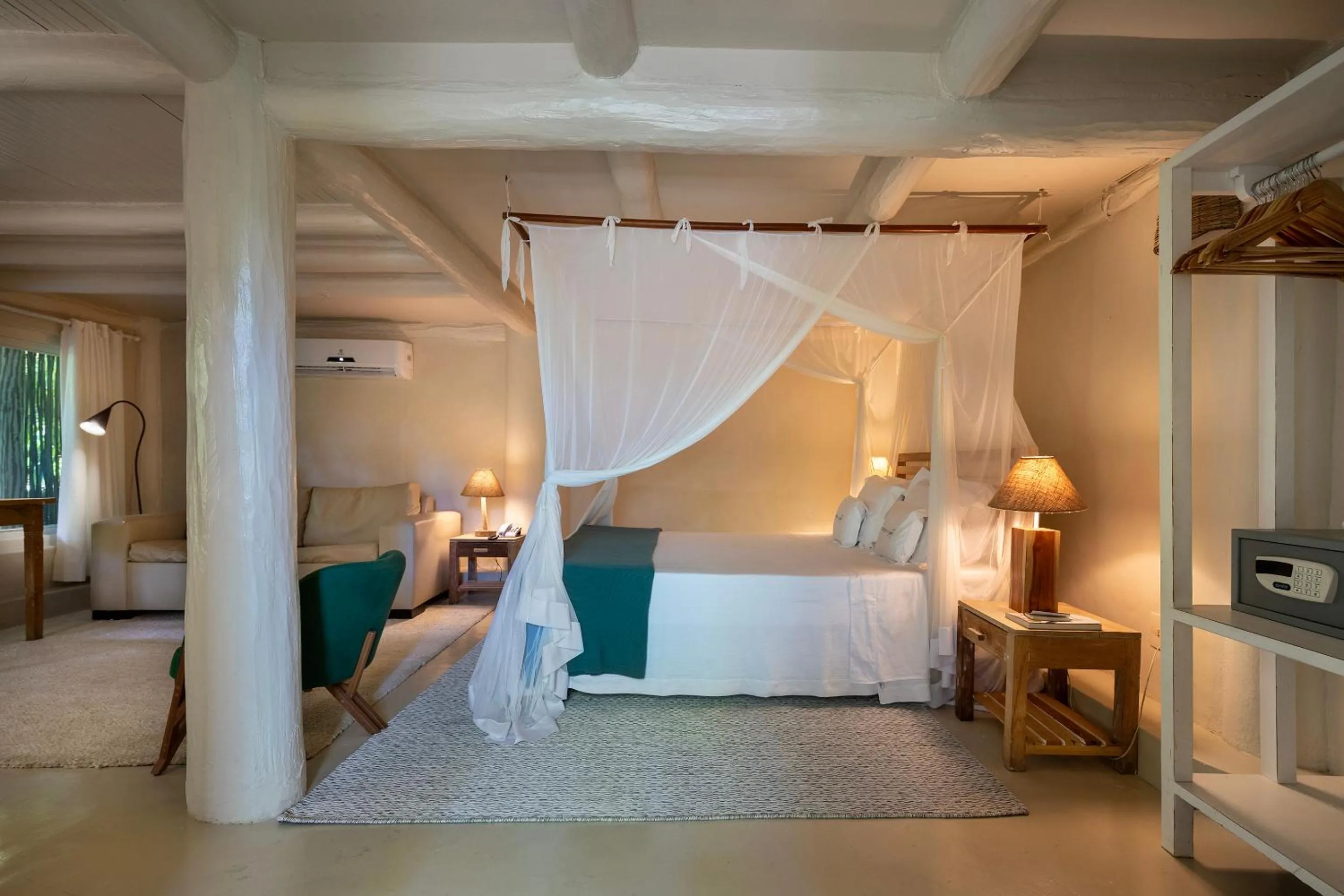 Property building, Bed in Pousada Capim Santo