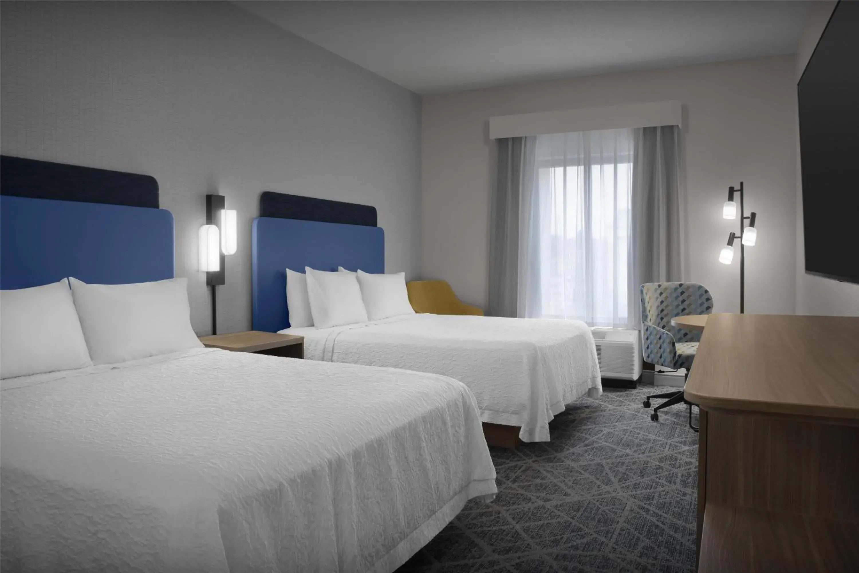 Bed in Hampton Inn & Suites Laurel Bed in Hampton Inn & Suites Laurel
