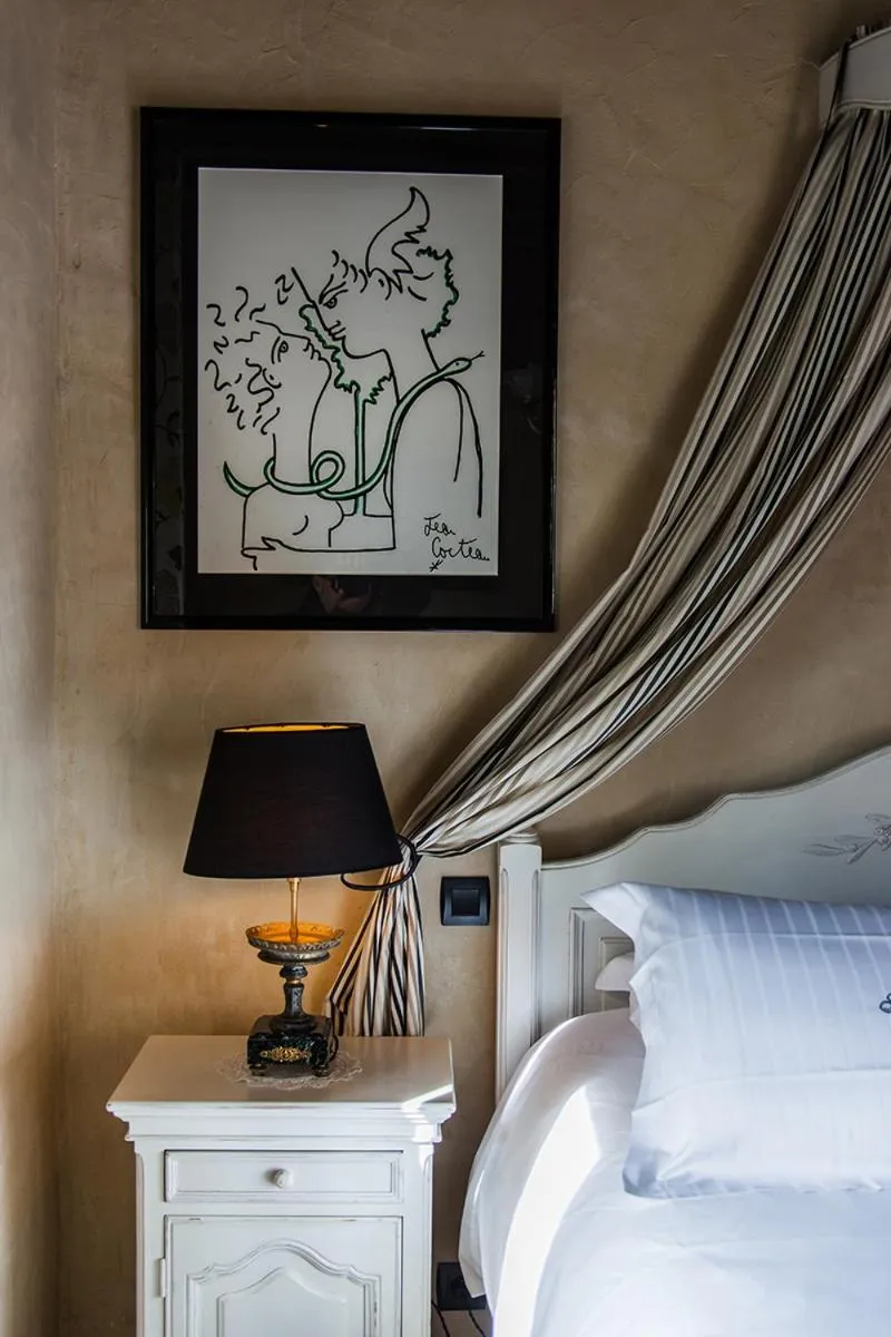 Bed in Manoir Sainte Victoire