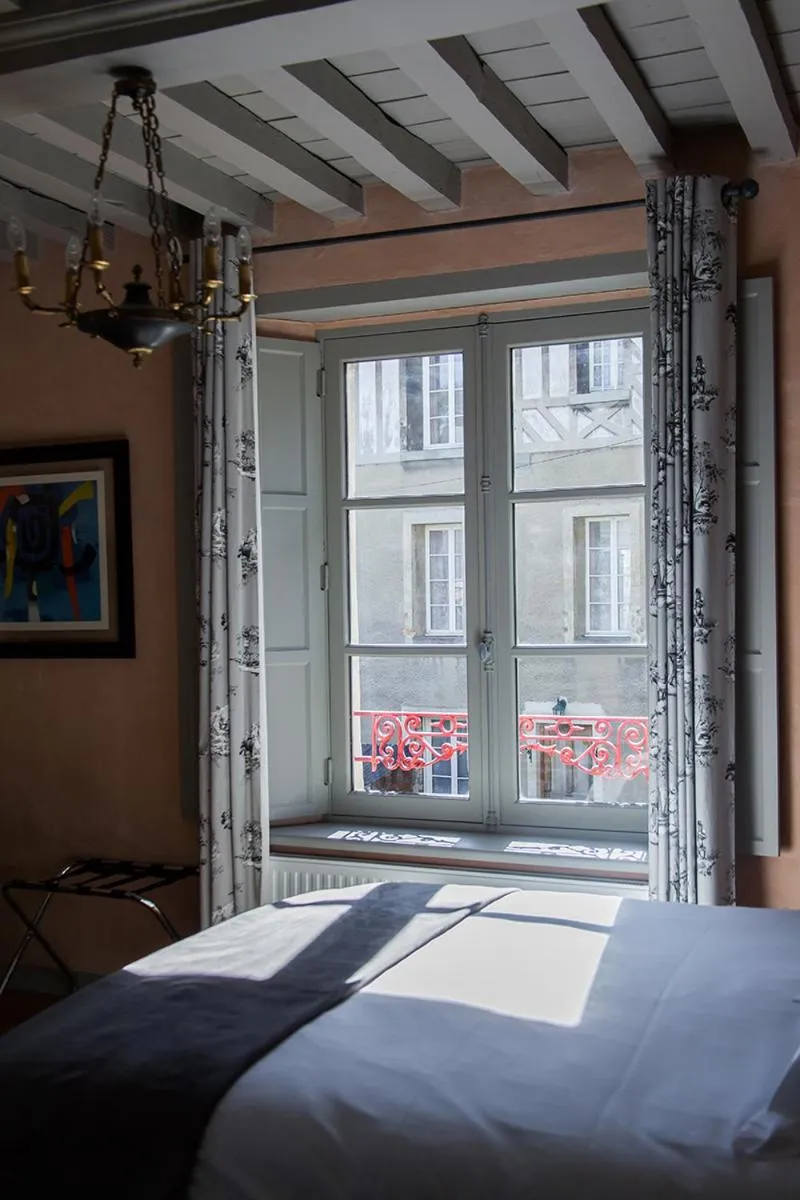 Bed in Manoir Sainte Victoire