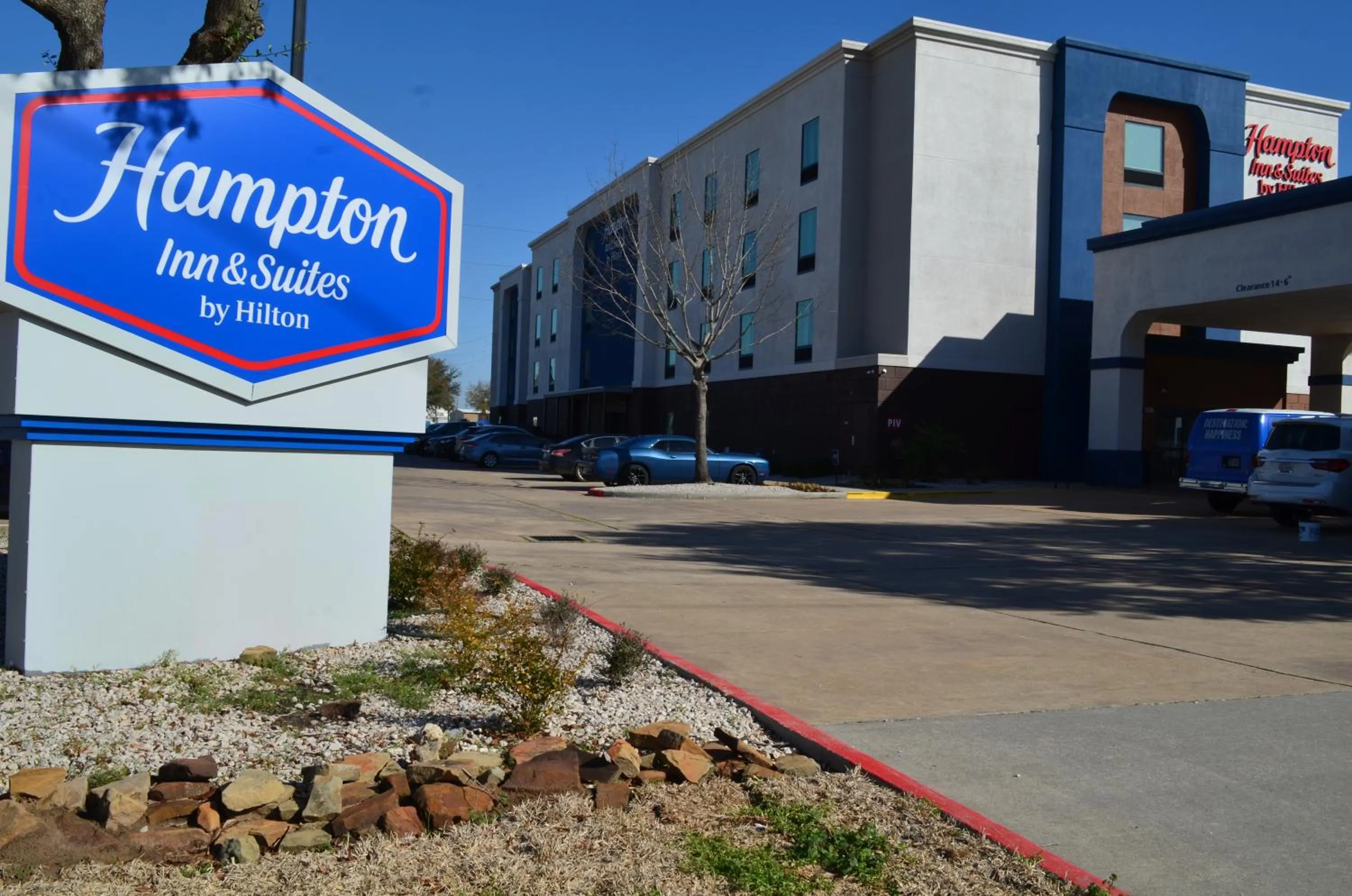 Property building in Hampton Inn & Suites by Hilton Tomball Houston NW