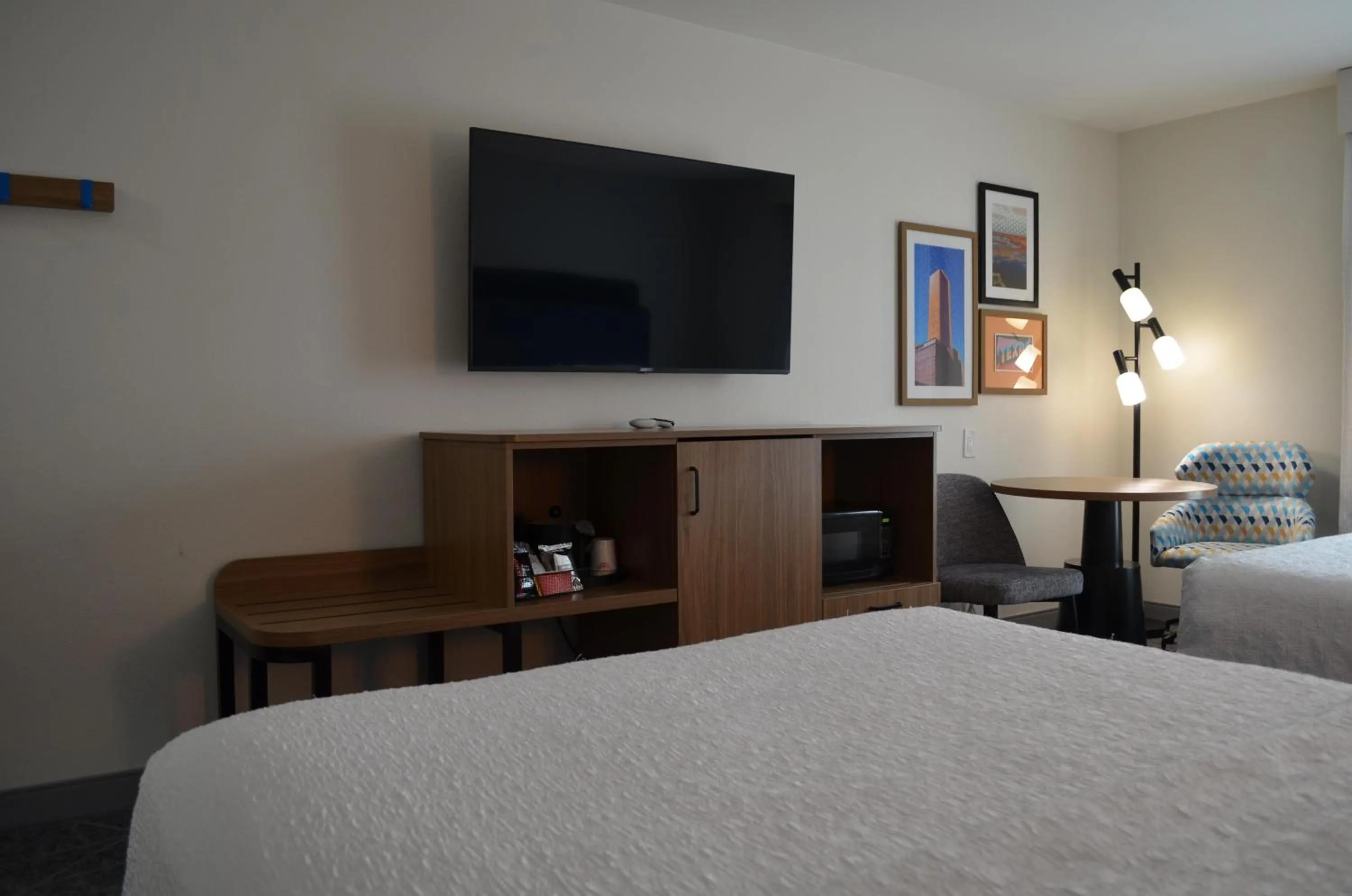 Bed in Hampton Inn & Suites by Hilton Tomball Houston NW