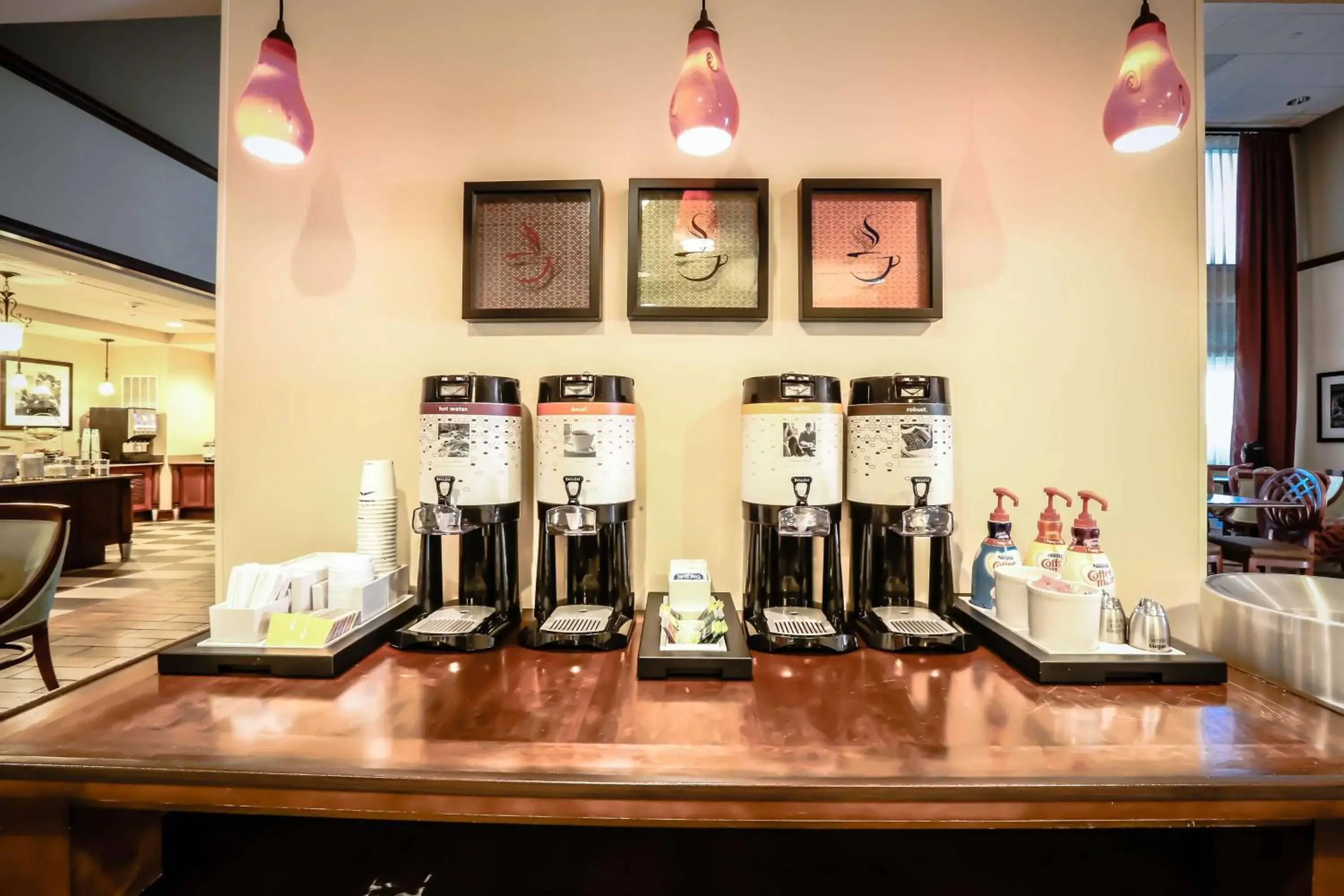 Breakfast in Hampton Inn & Suites by Hilton Tomball Houston NW Breakfast in Hampton Inn & Suites by Hilton Tomball Houston NW