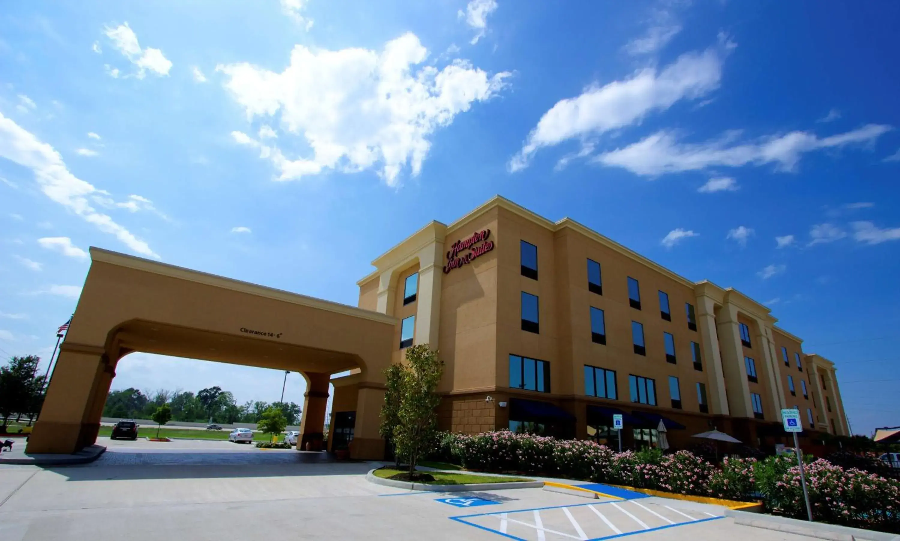 Property building in Hampton Inn & Suites by Hilton Tomball Houston NW Property building in Hampton Inn & Suites by Hilton Tomball Houston NW