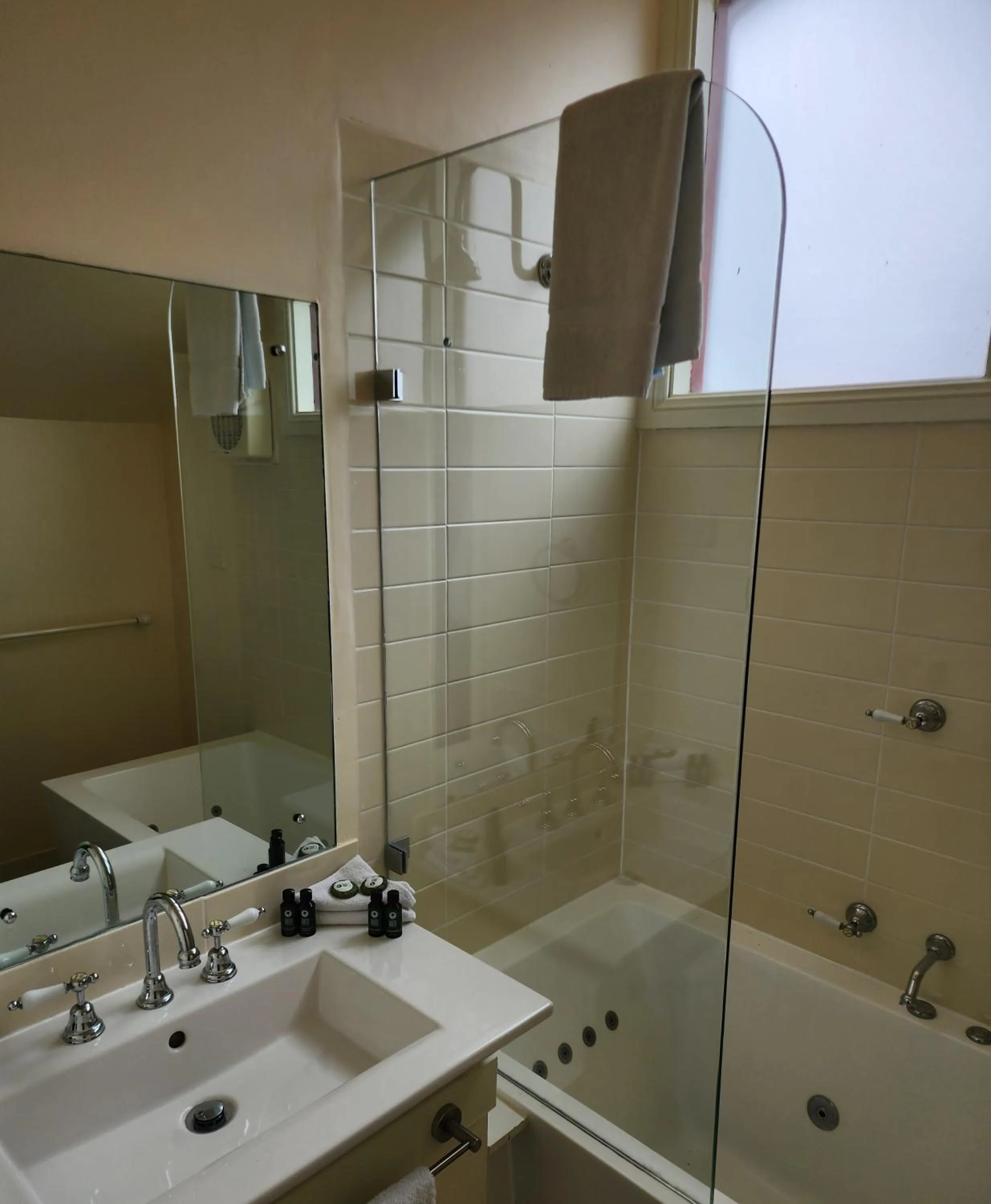 Shower in La Maison Boutique Hotel