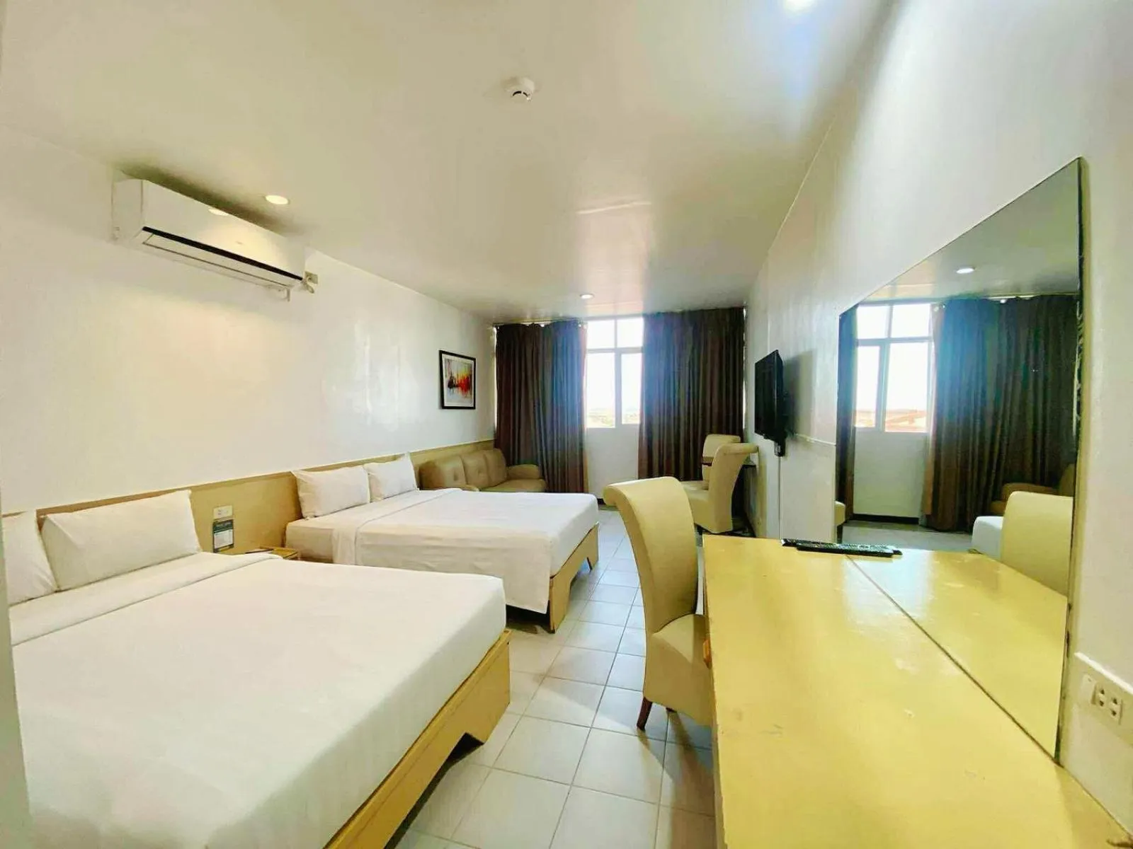 Bedroom in Hotel Pier Cuatro