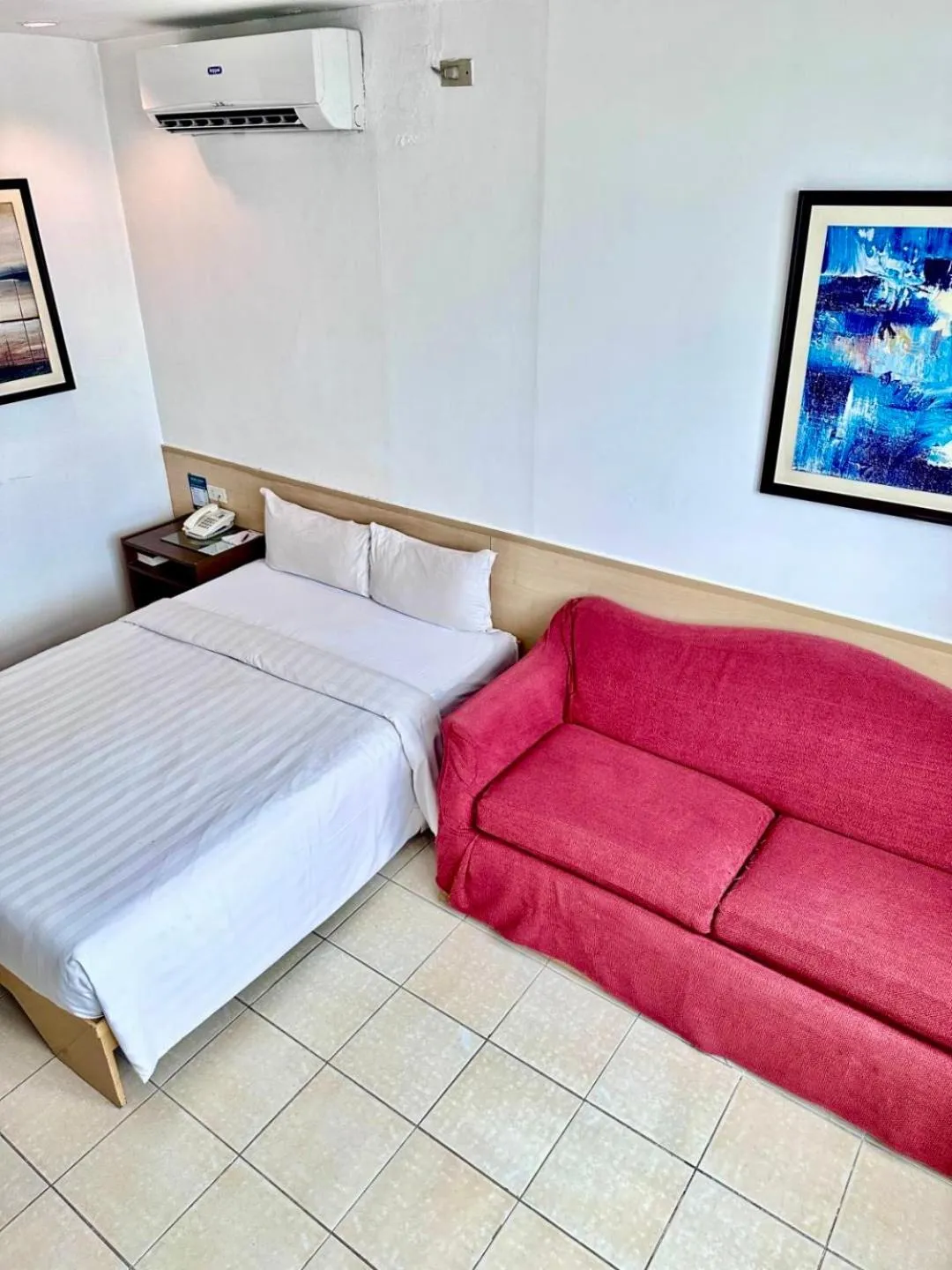 Bedroom in Hotel Pier Cuatro