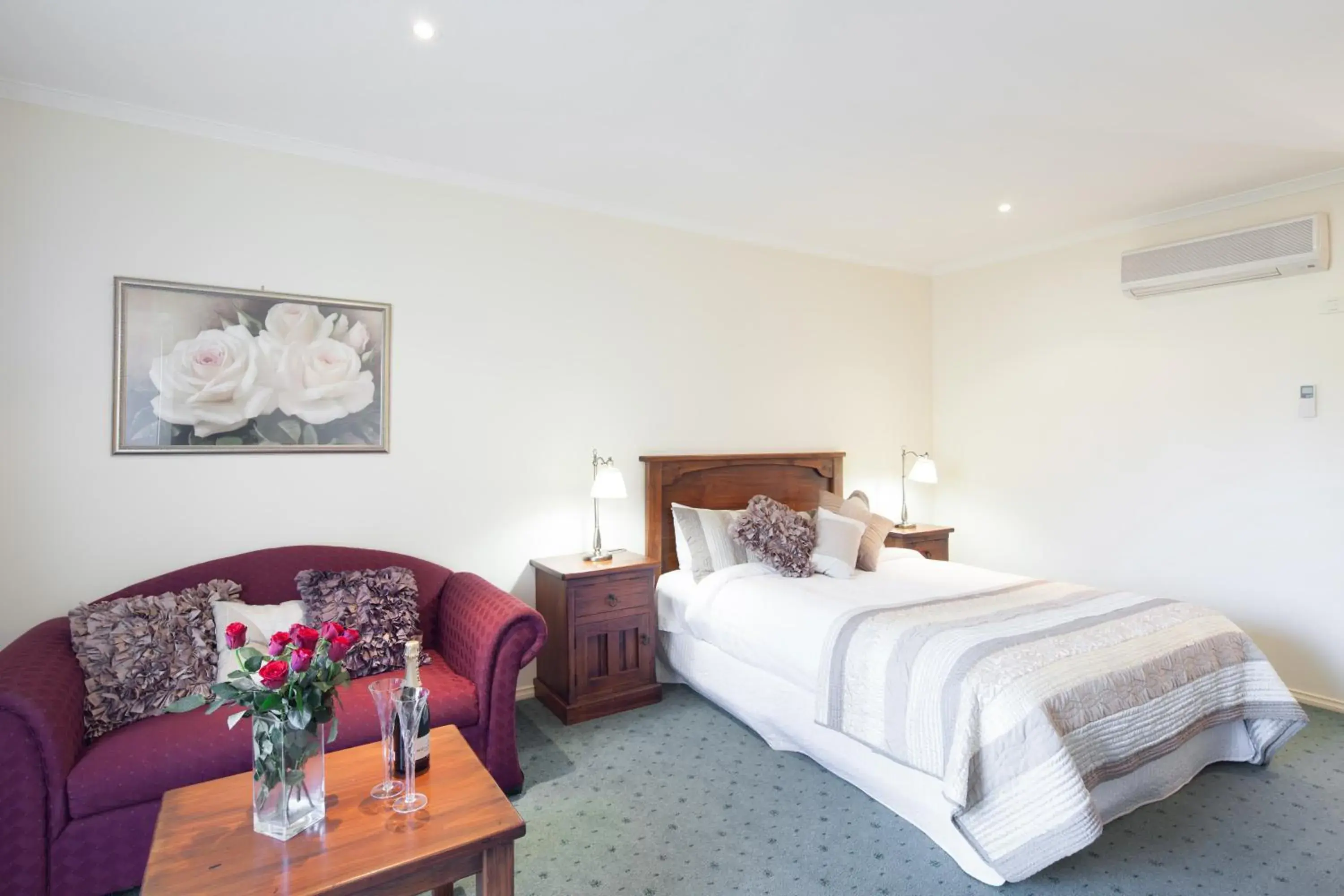 Bed in Best Western Crystal Inn Bed in Best Western Crystal Inn