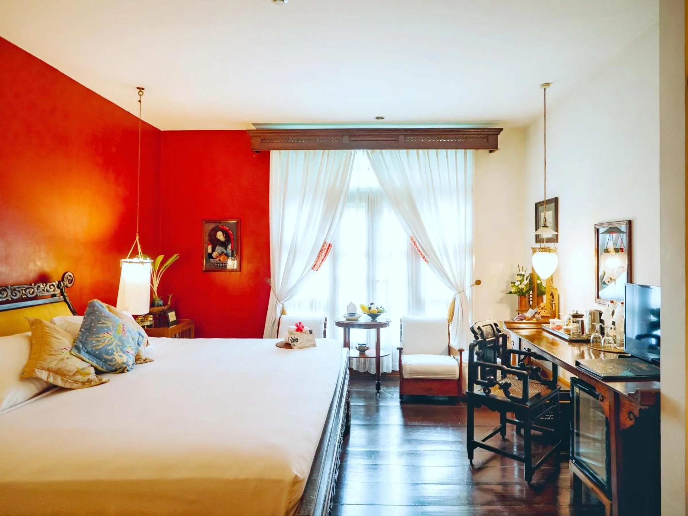 Photo of the whole room, Bed in Hotel Tugu Malang