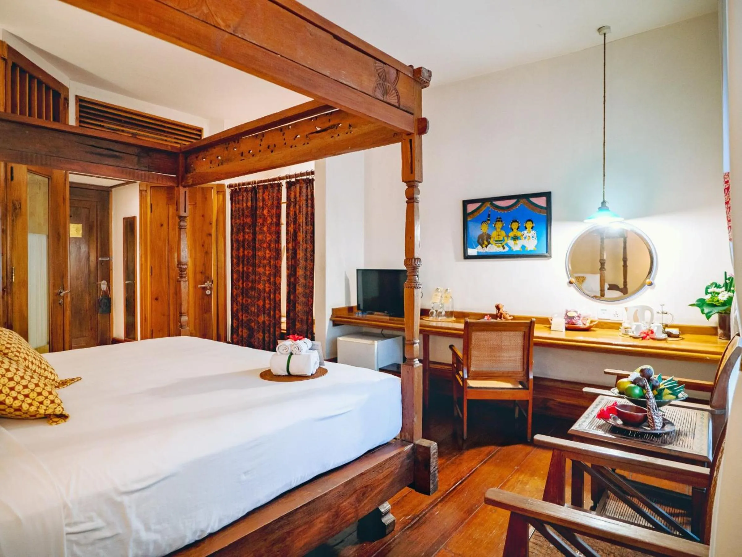 Photo of the whole room, Bed in Hotel Tugu Malang