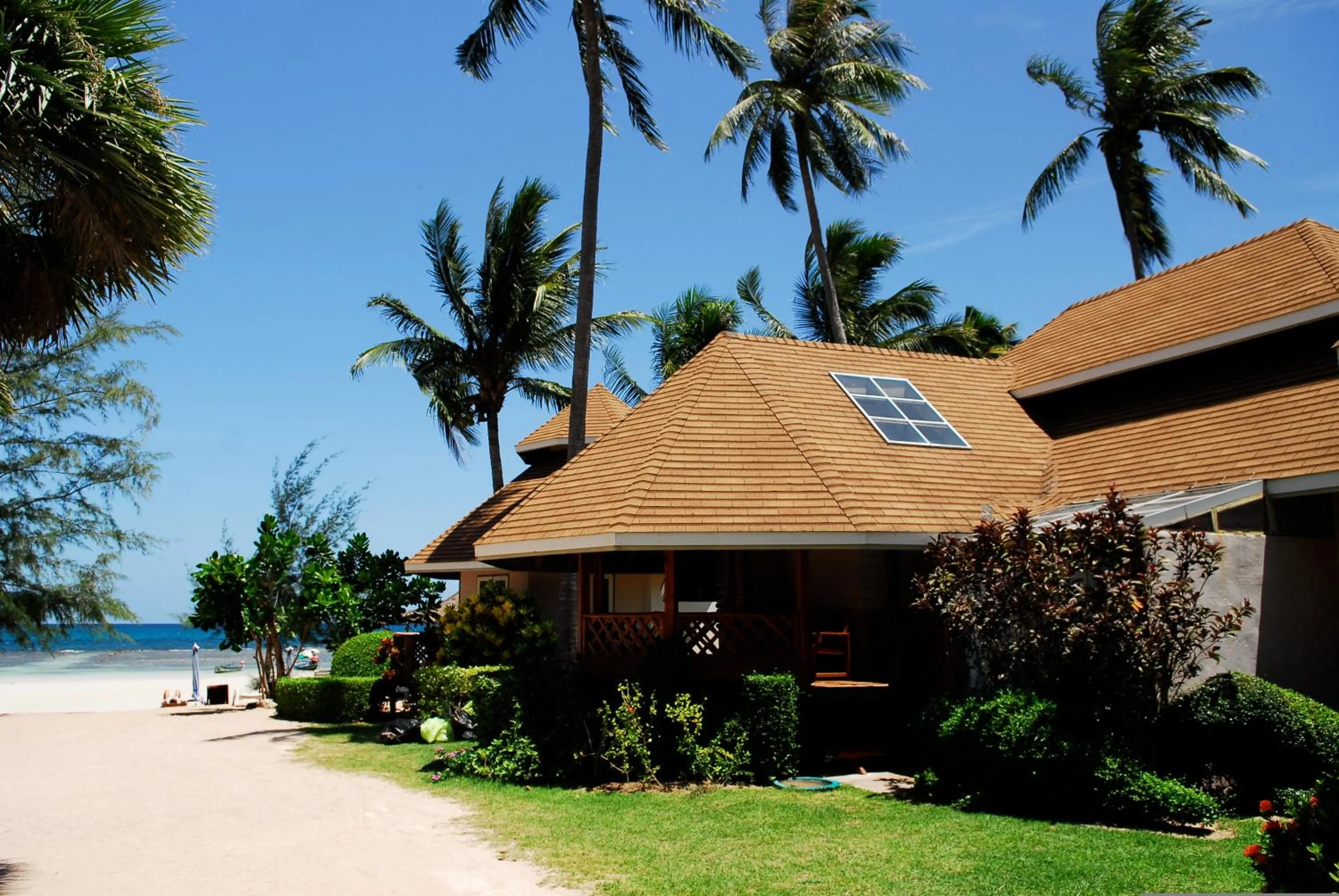 Facade/entrance in Koh Tao Coral Grand Resort