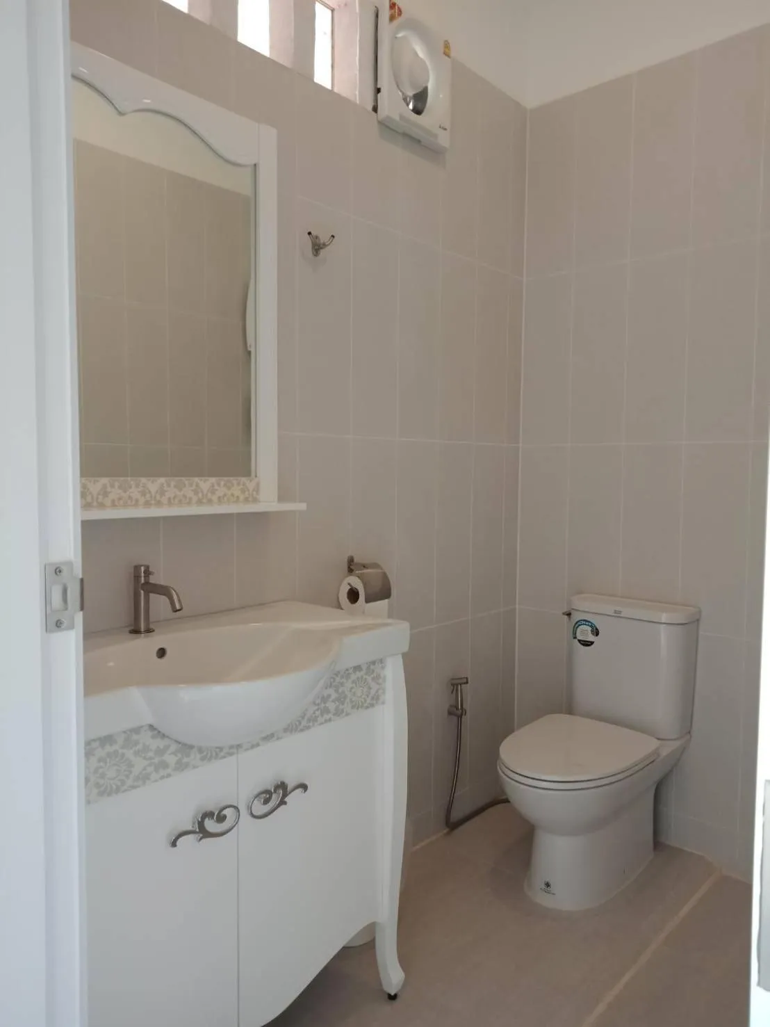 Bathroom in Koh Tao Coral Grand Resort