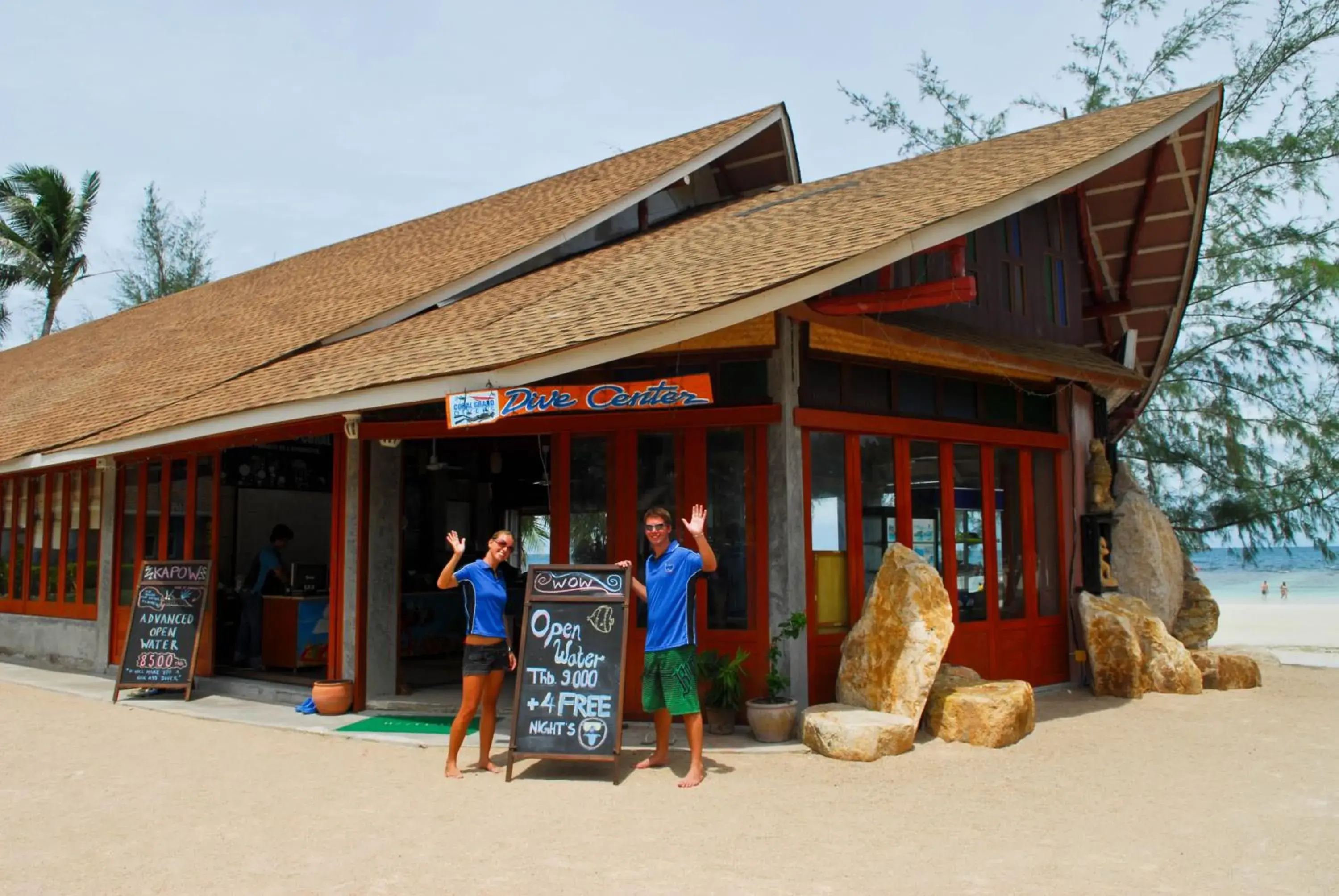 Facade/entrance in Koh Tao Coral Grand Resort Facade/entrance in Koh Tao Coral Grand Resort