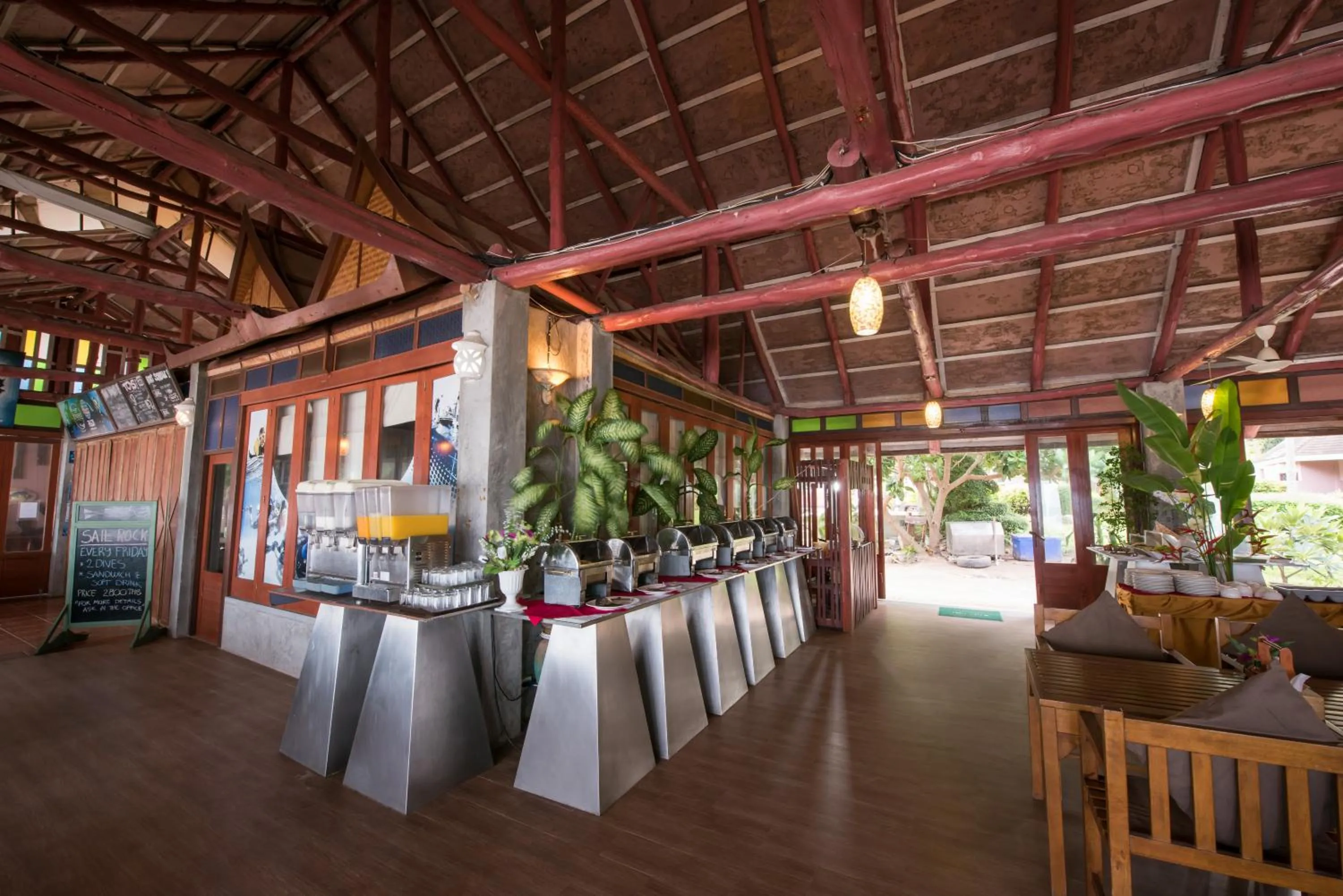 Buffet breakfast in Koh Tao Coral Grand Resort