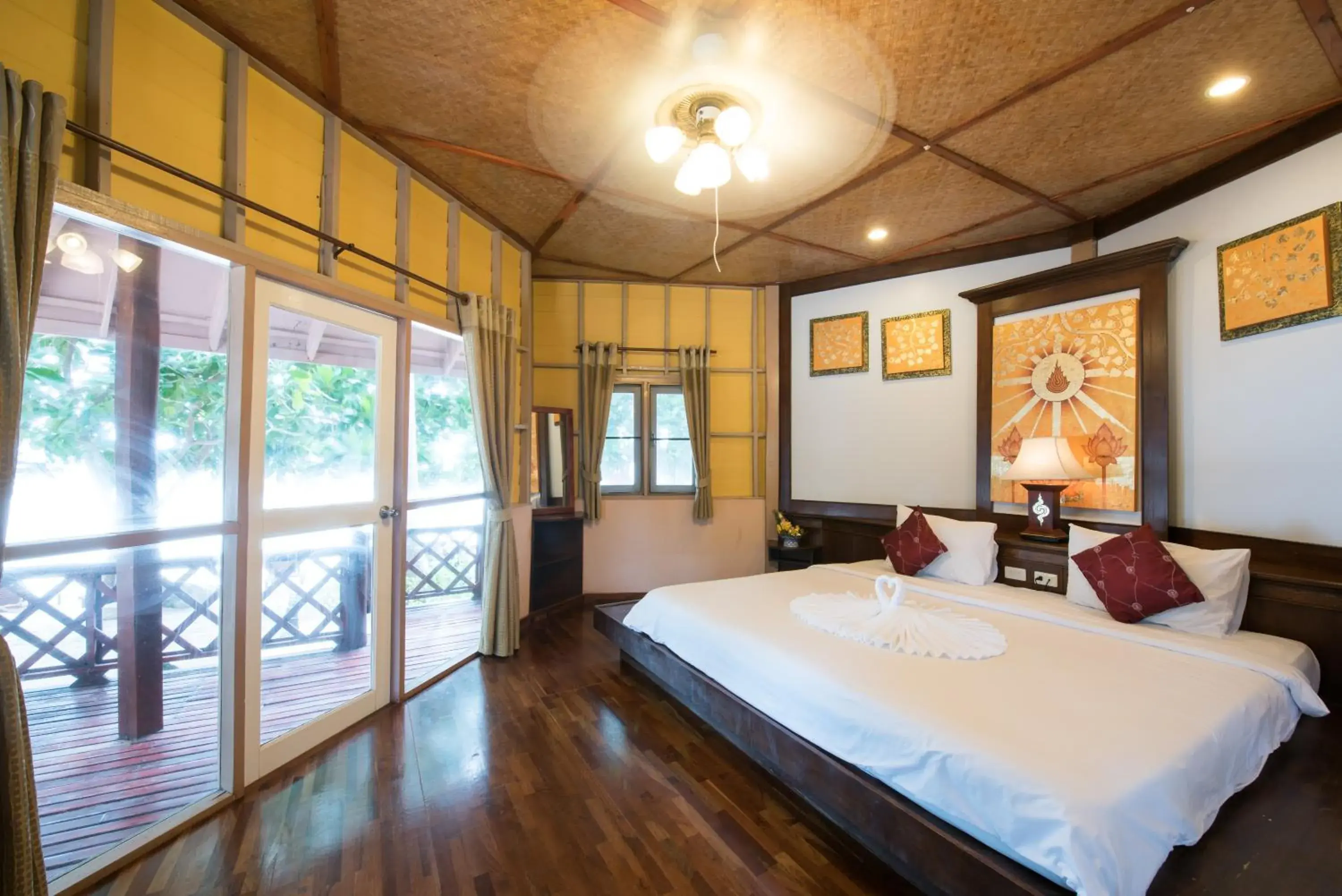 Bedroom, Bed in Koh Tao Coral Grand Resort Bedroom, Bed in Koh Tao Coral Grand Resort